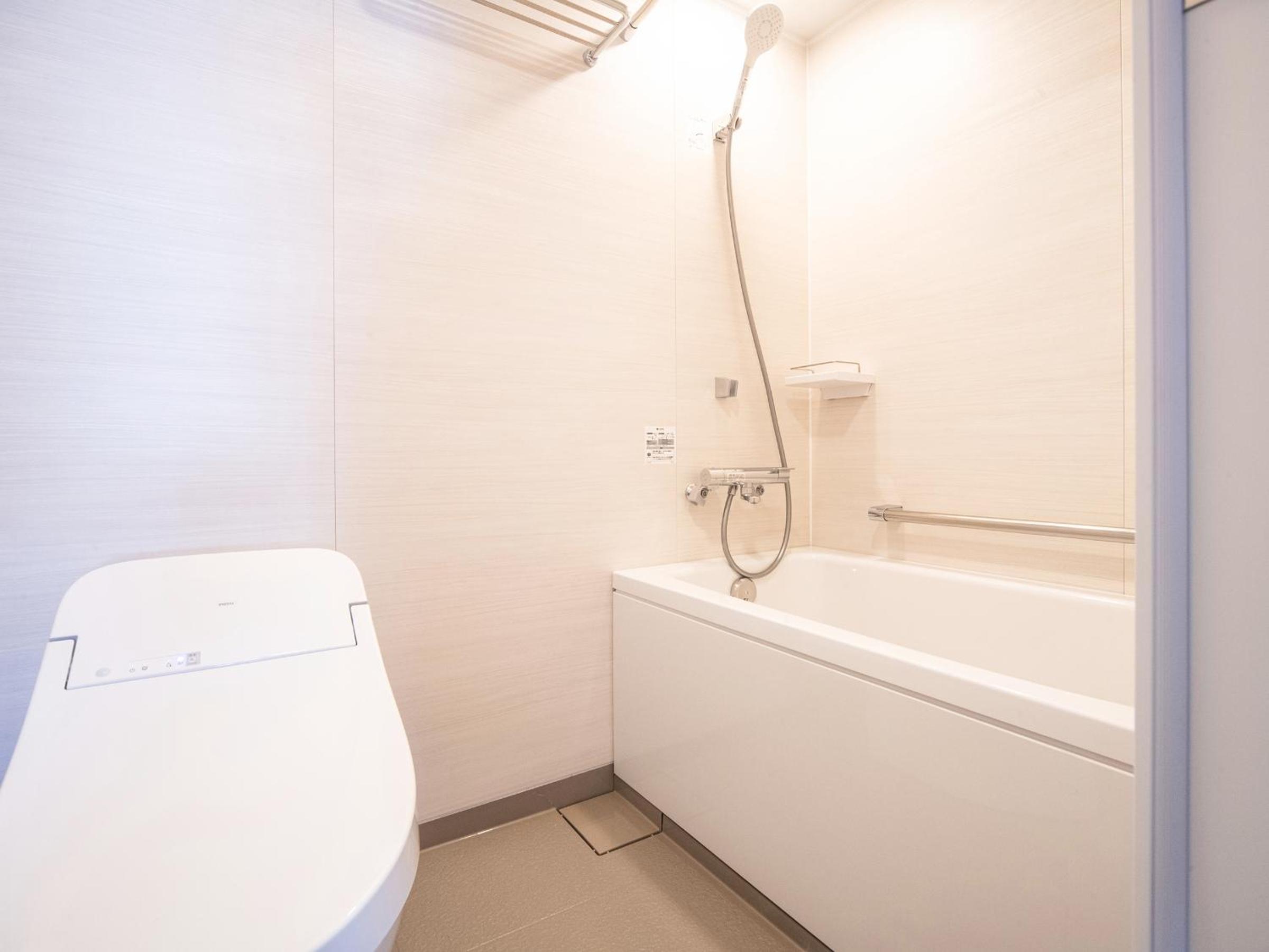 Double Room with Extra Bed - Non-Smoking photo 2