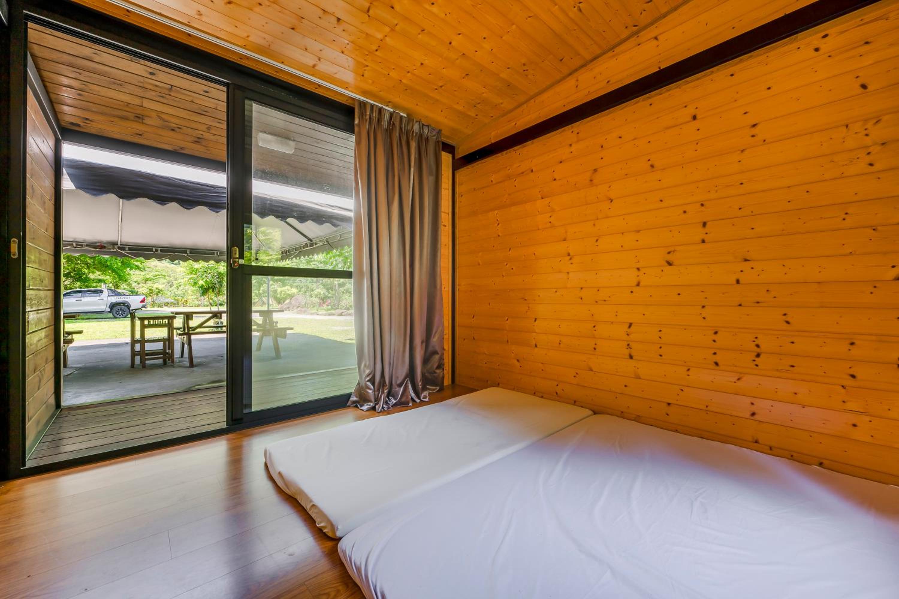 Superior Chalet - Photo 3