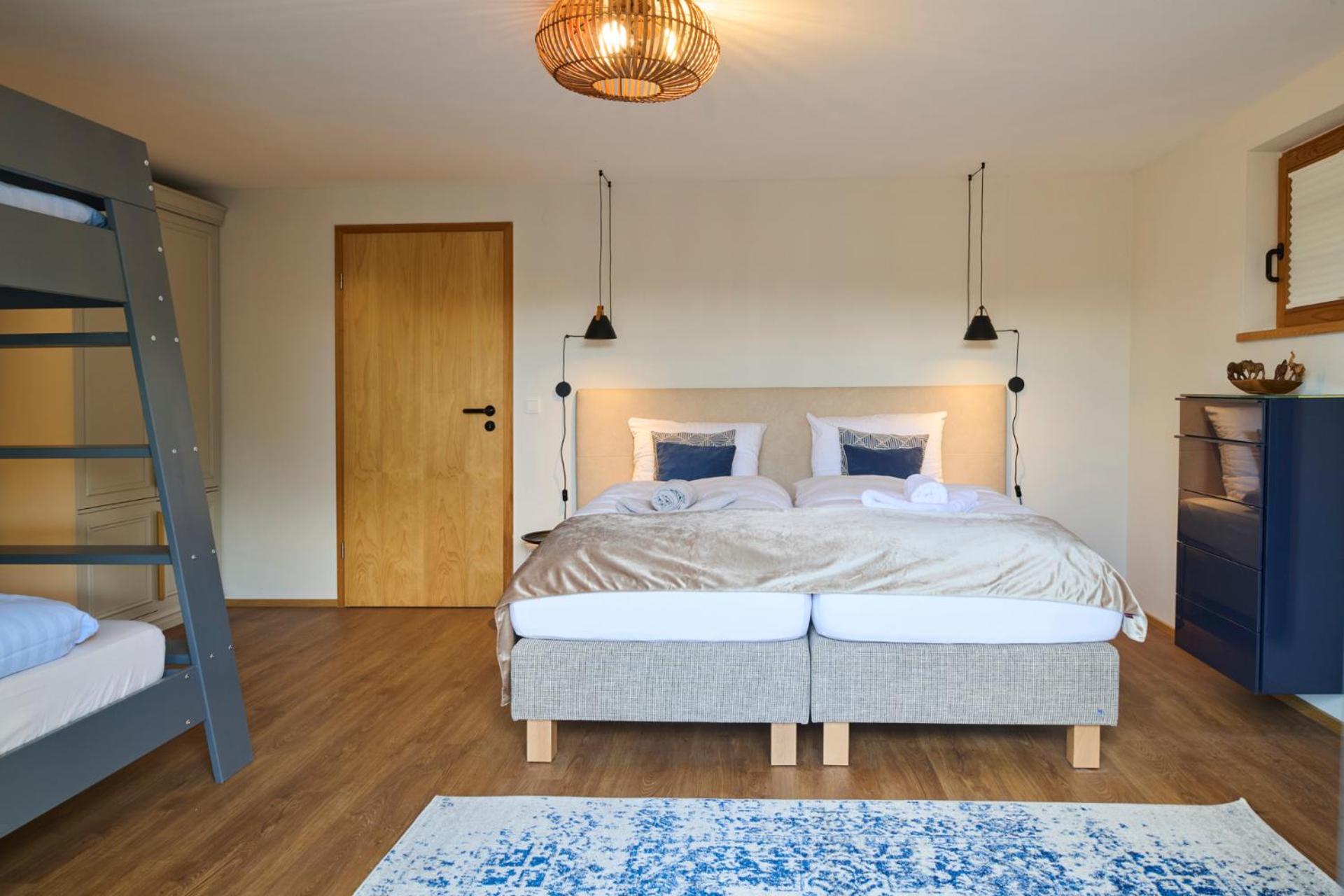 Four-Bedroom House photo 1