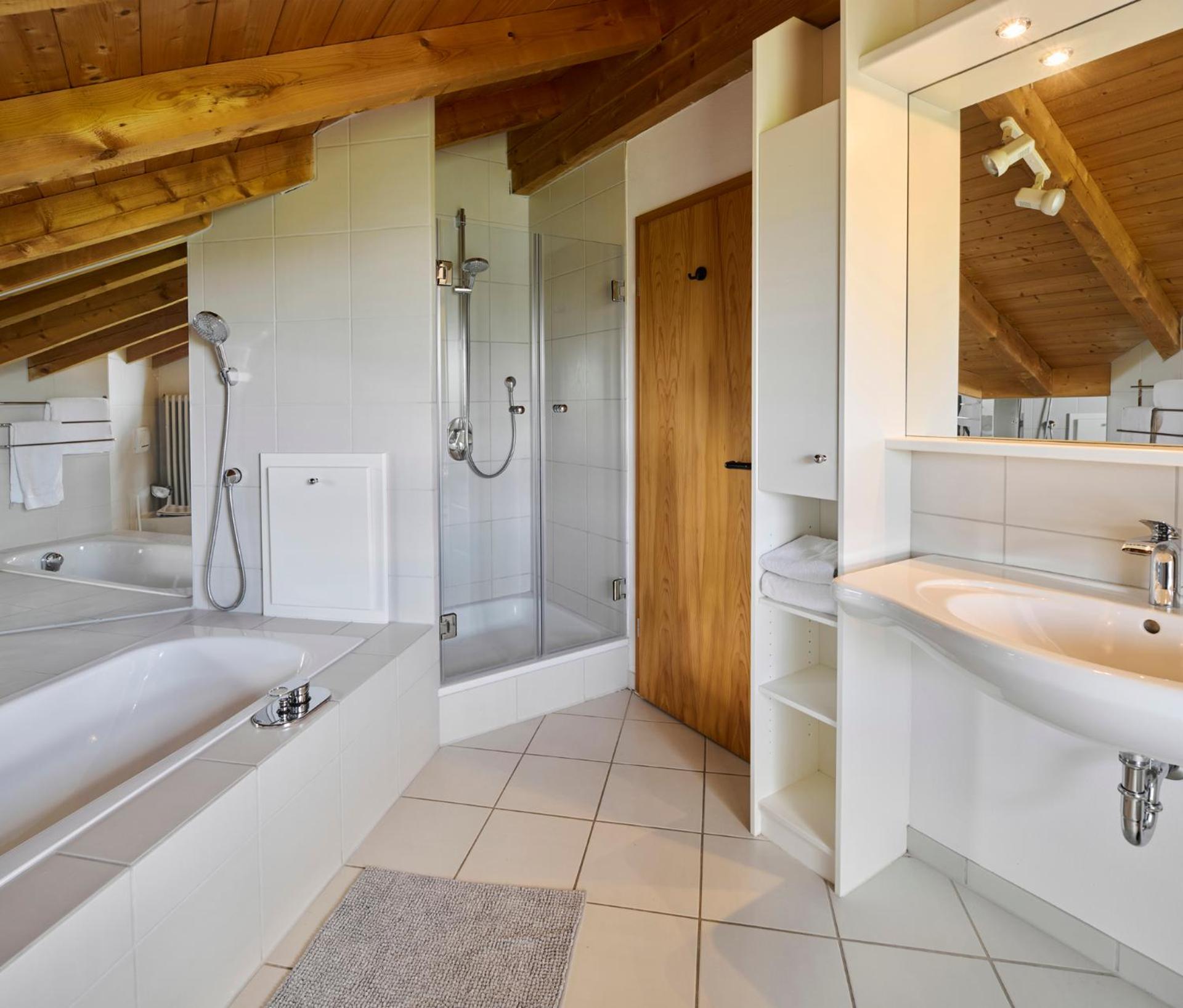 Four-Bedroom House photo 2