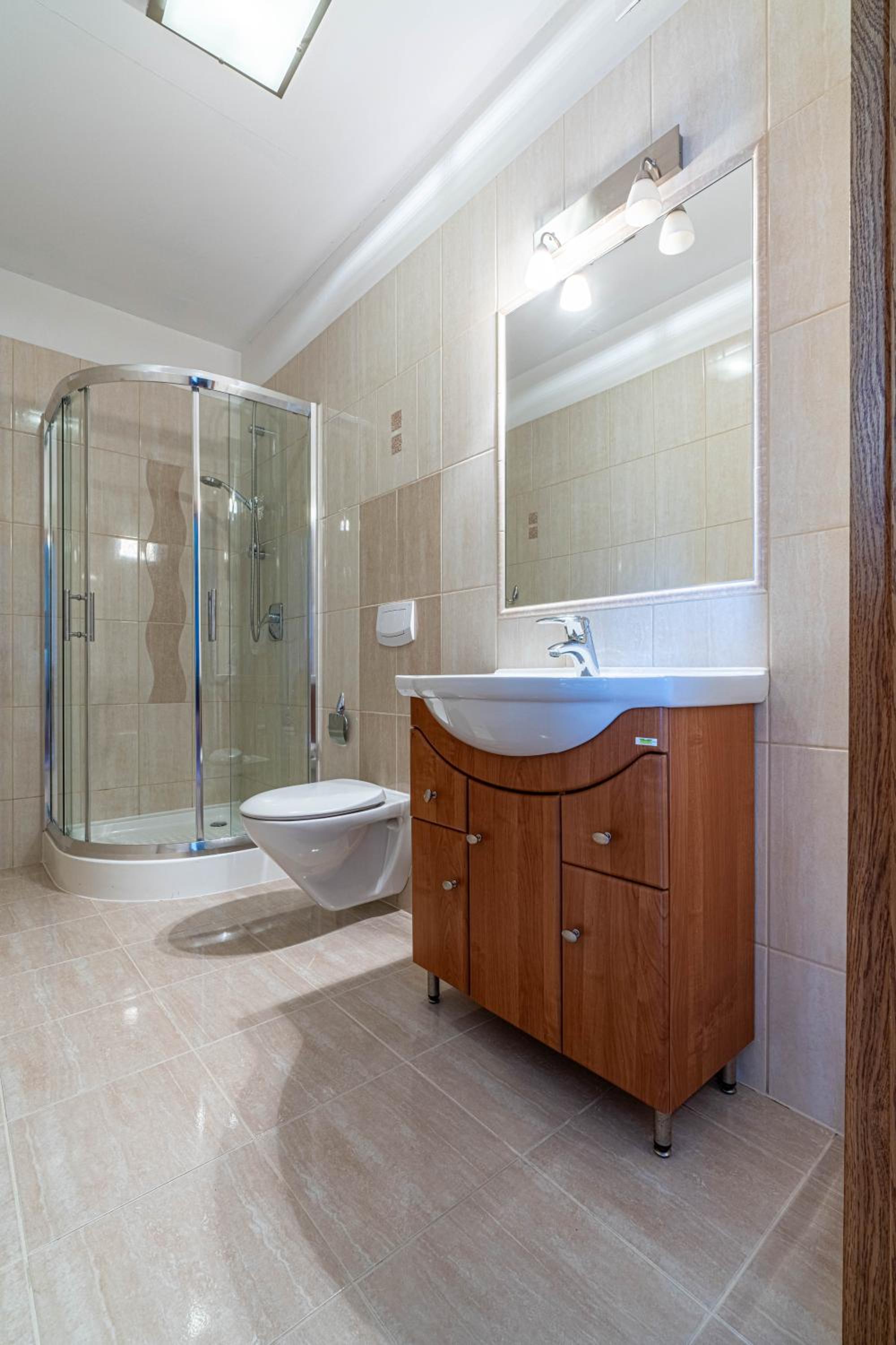 One-Bedroom Apartment with Terrace photo 2