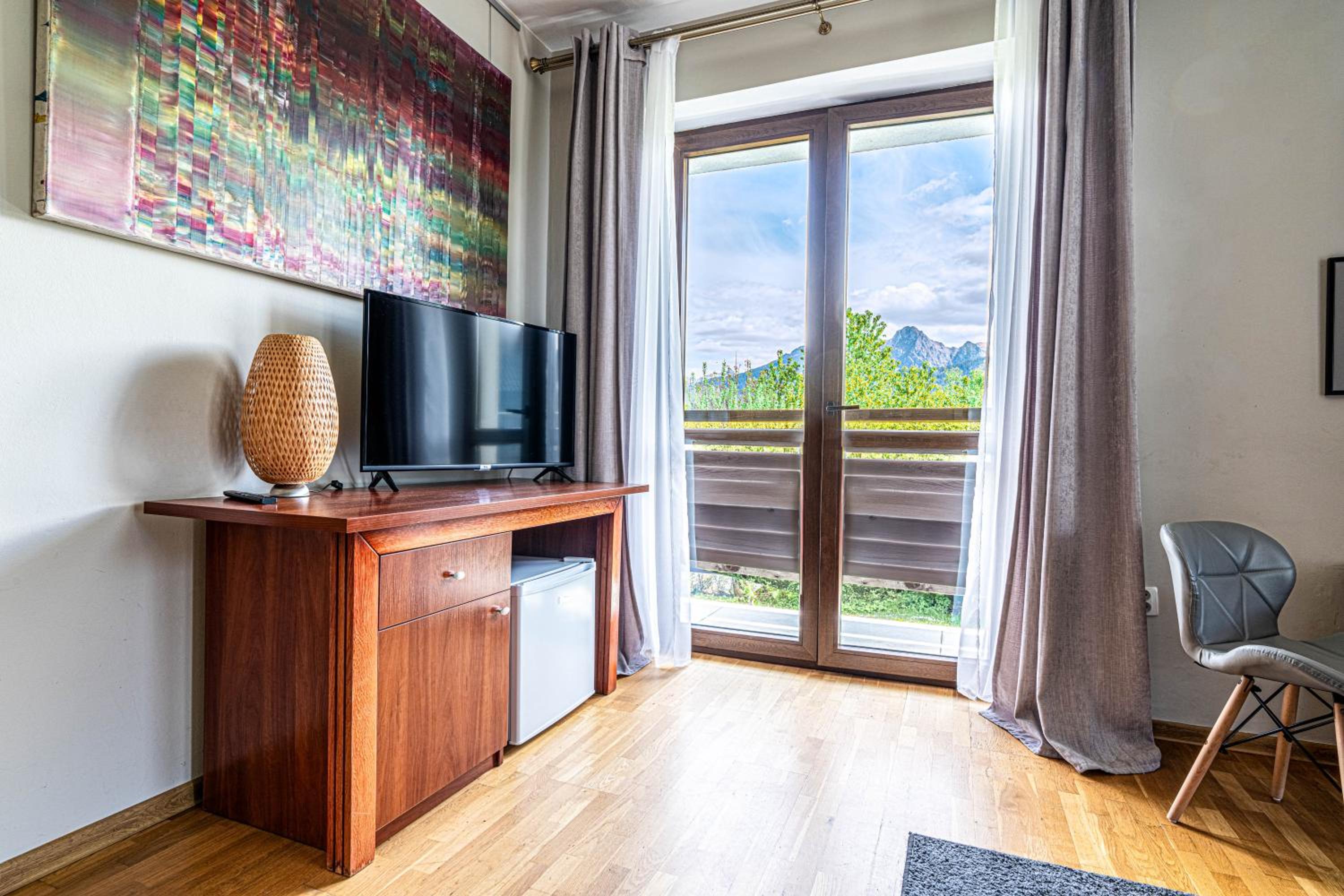 One-Bedroom Apartment with Terrace photo 1