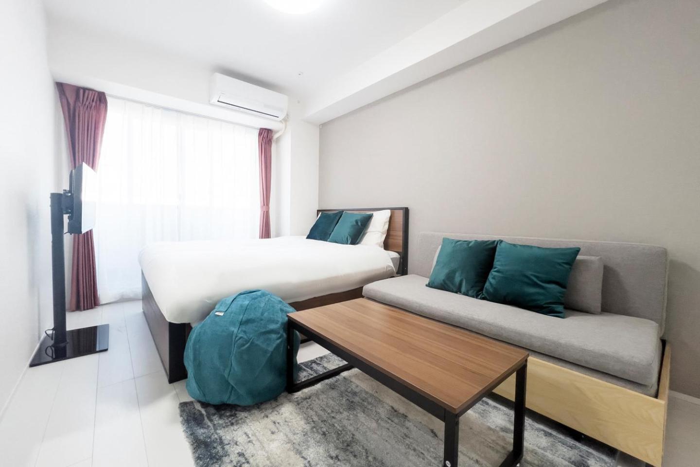 One-Bedroom Apartment photo 2