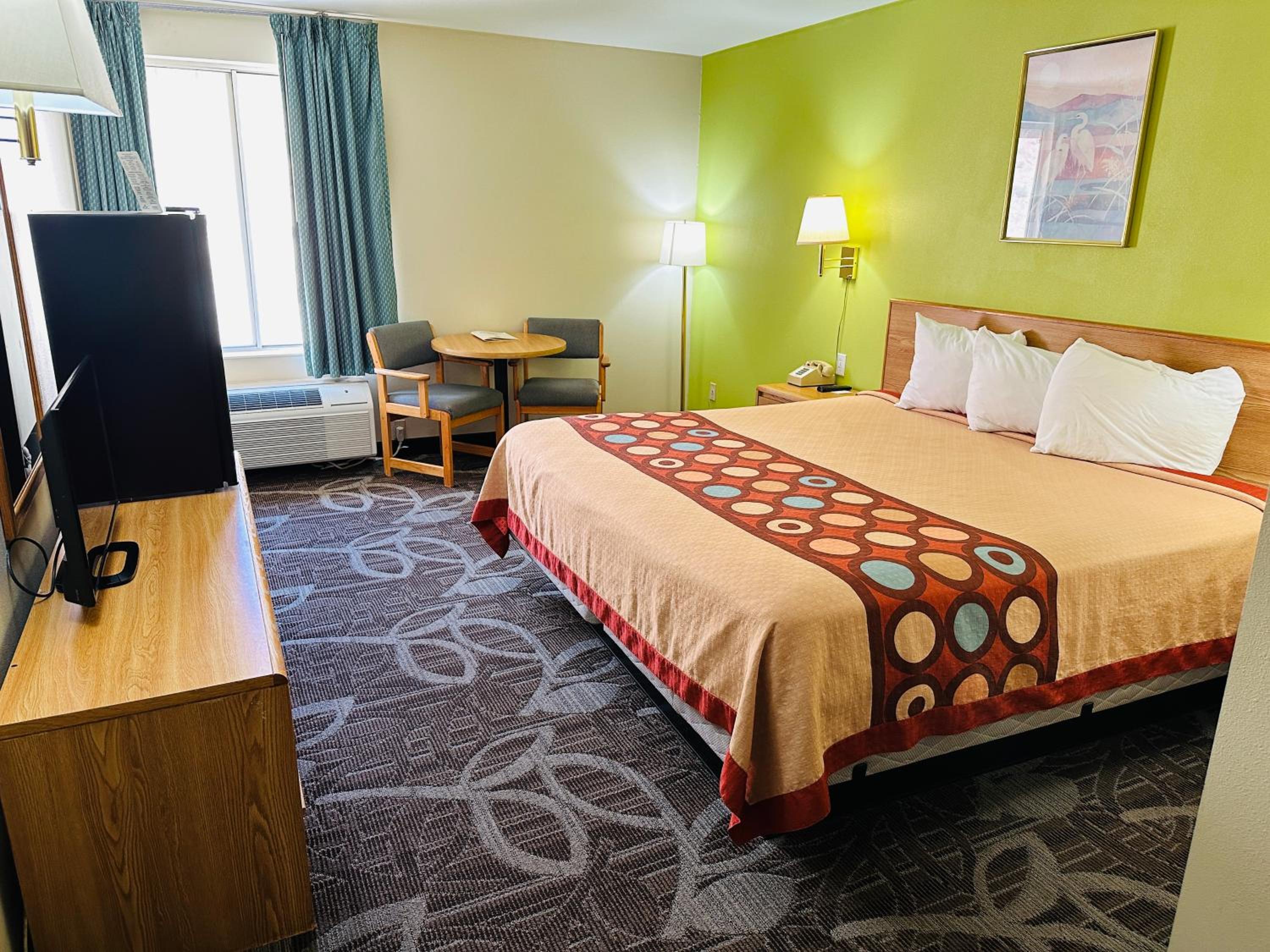 Deluxe King Room photo 3