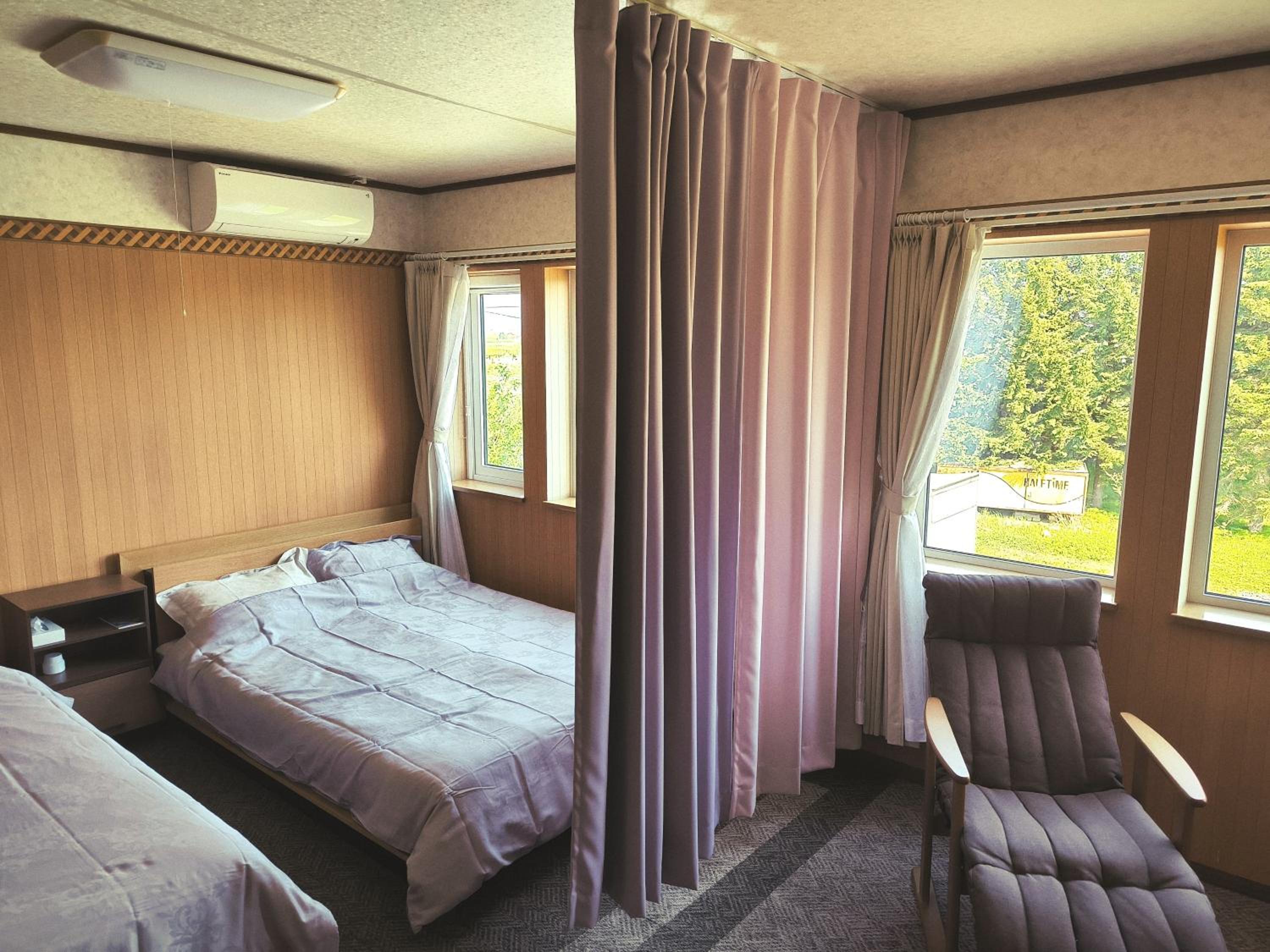 Three-Bedroom House - Photo 10