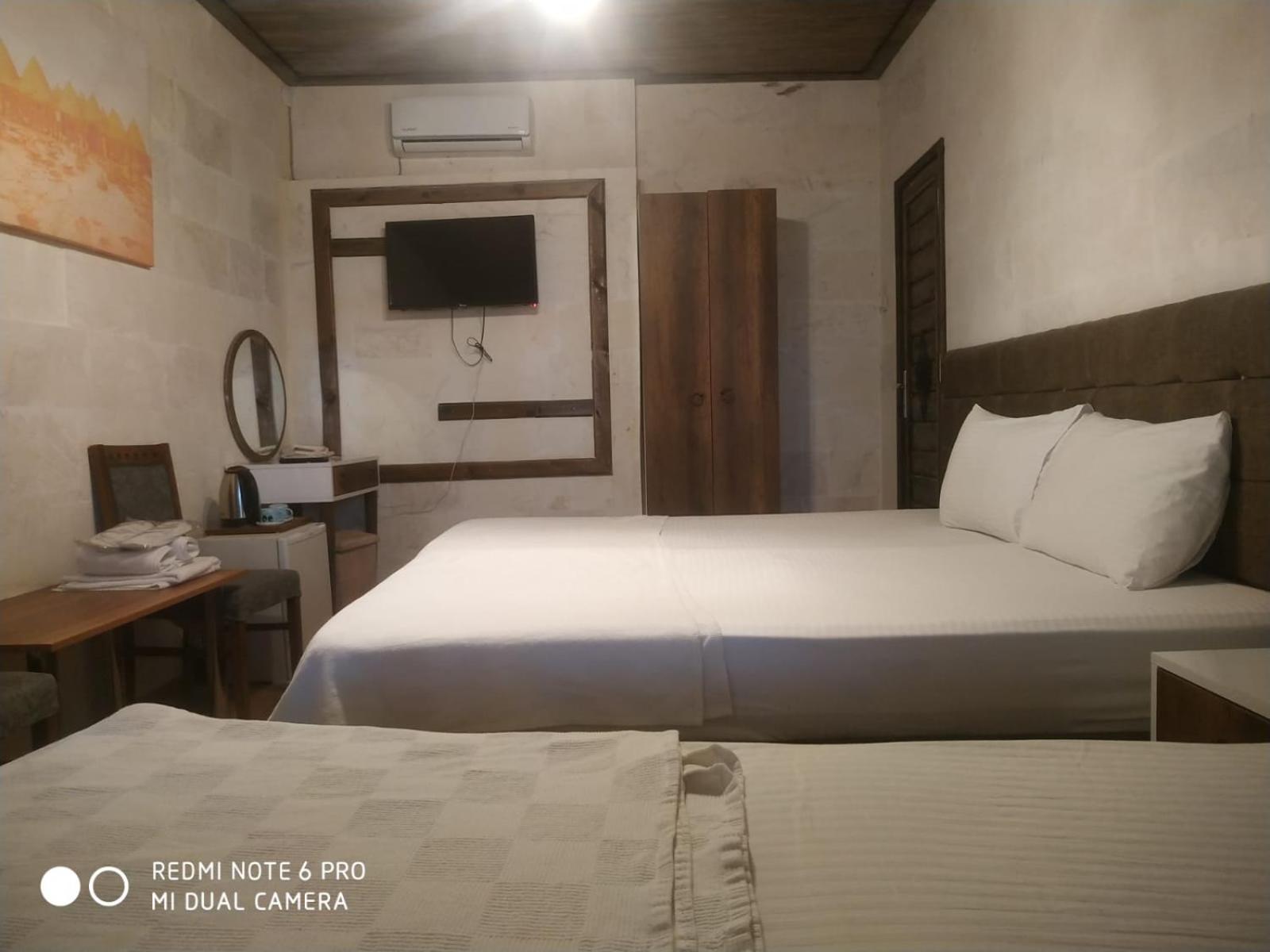 Double Room - Photo 2