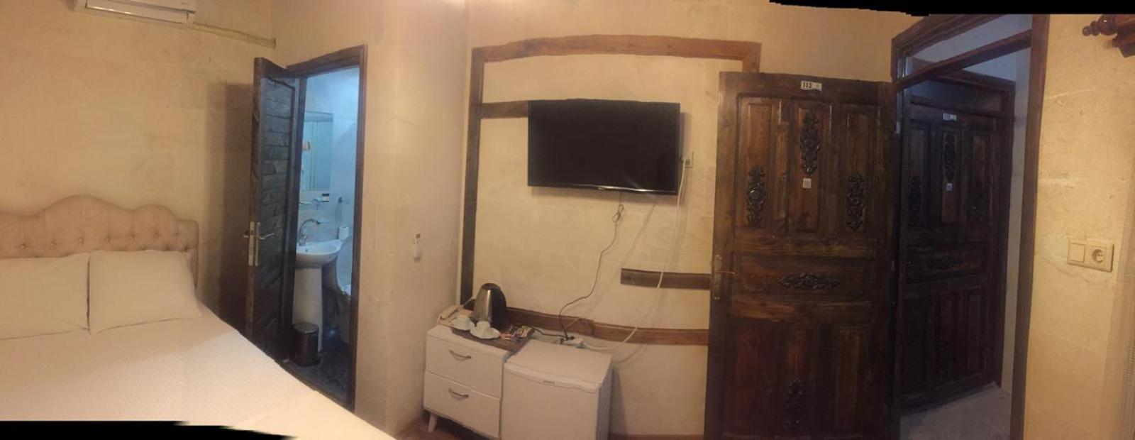 Deluxe Room (1 adult + 1 child) - Photo 2