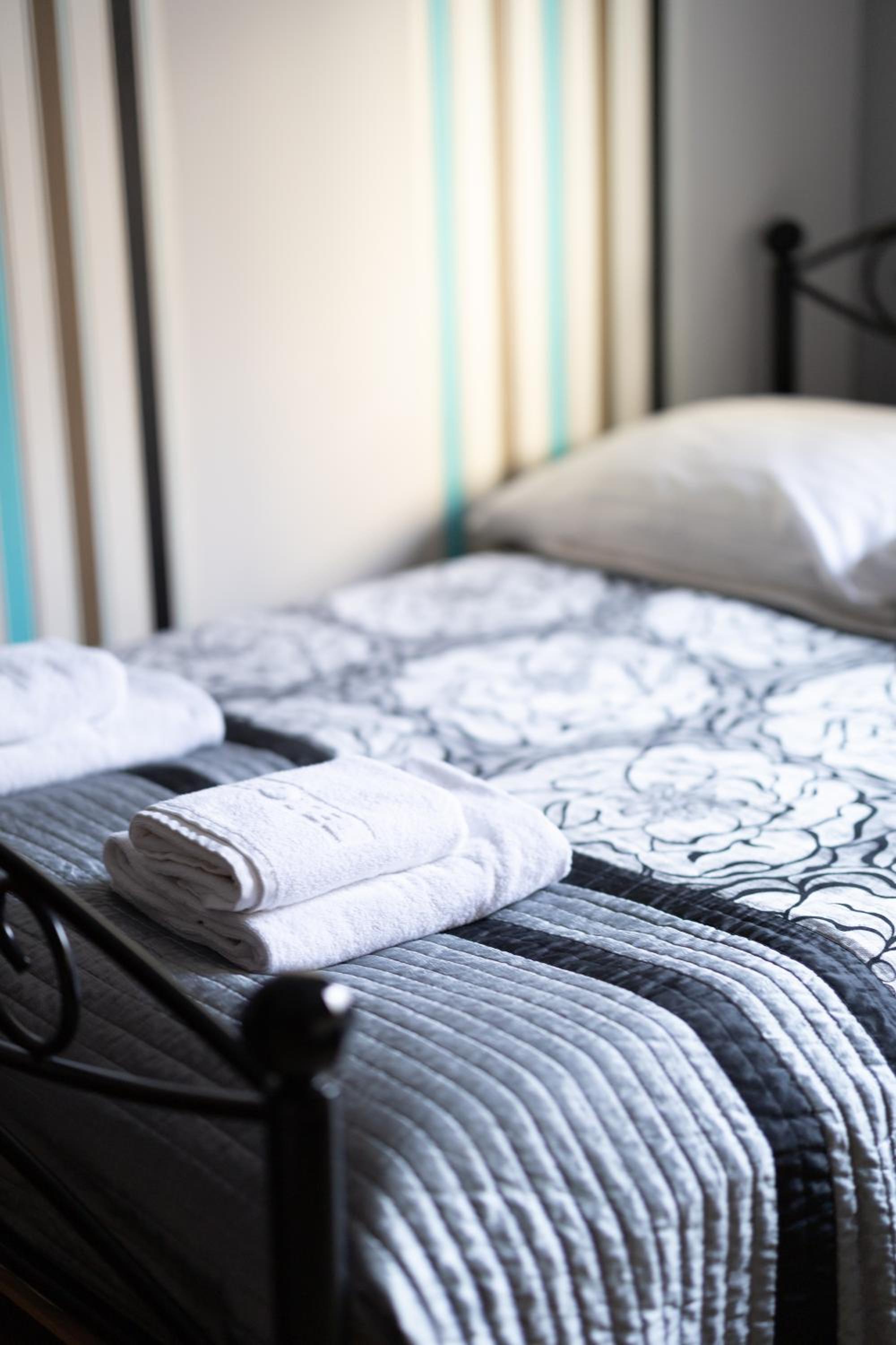 Double Room - Photo 2