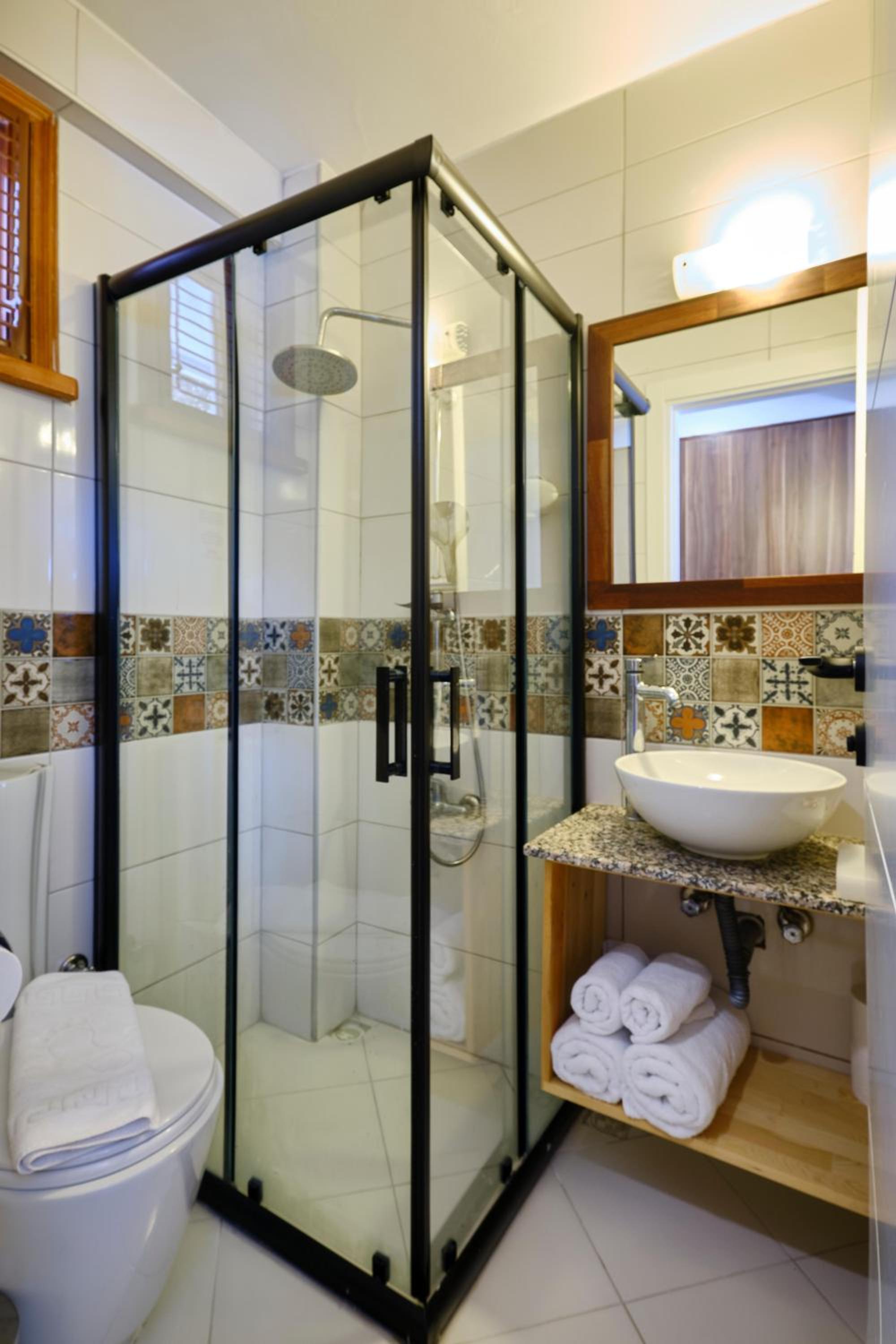 Standard Double Room with Sea View - Photo 4