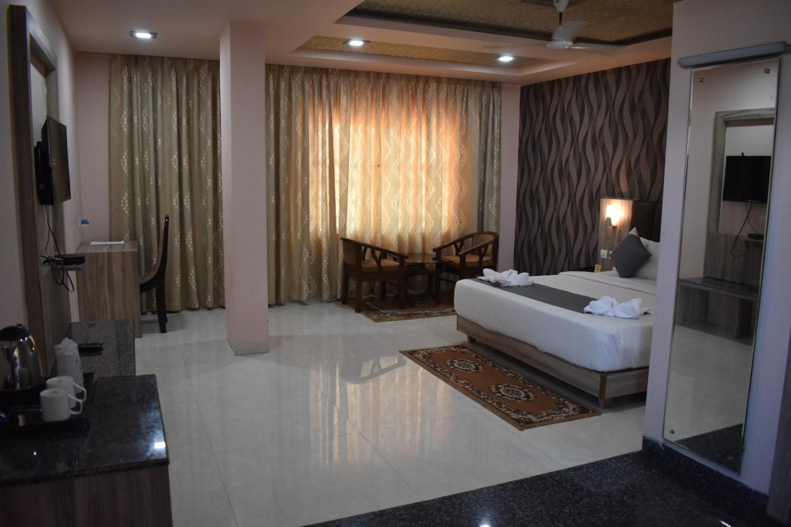 Suite - Photo 2
