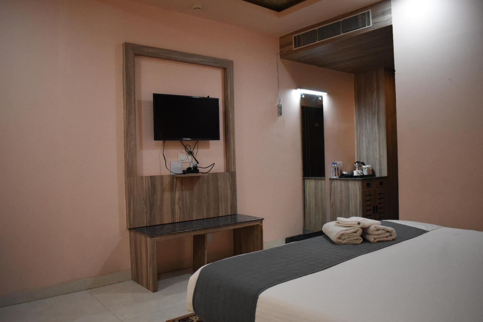 Deluxe Room - Photo 5