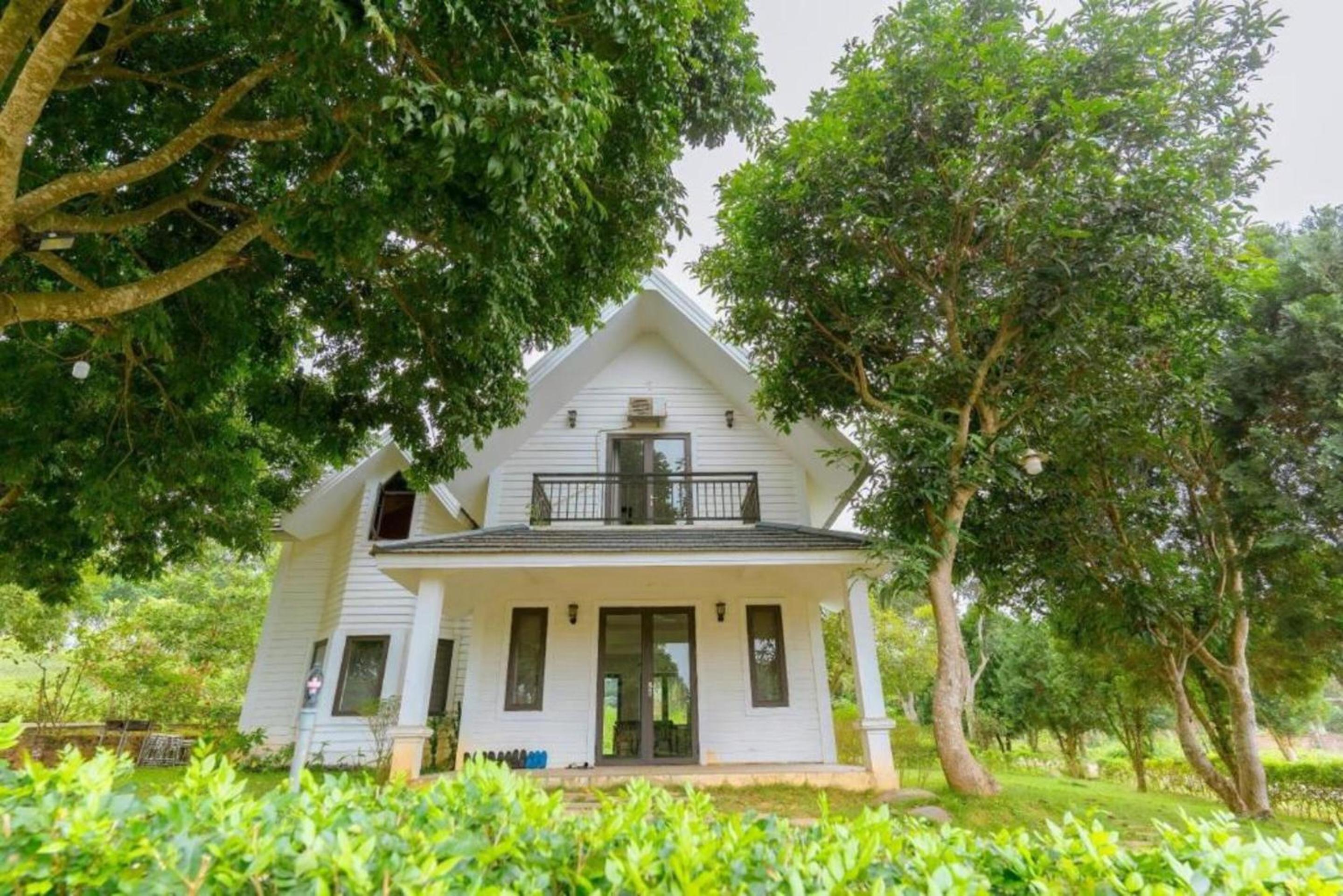 Villa photo 2