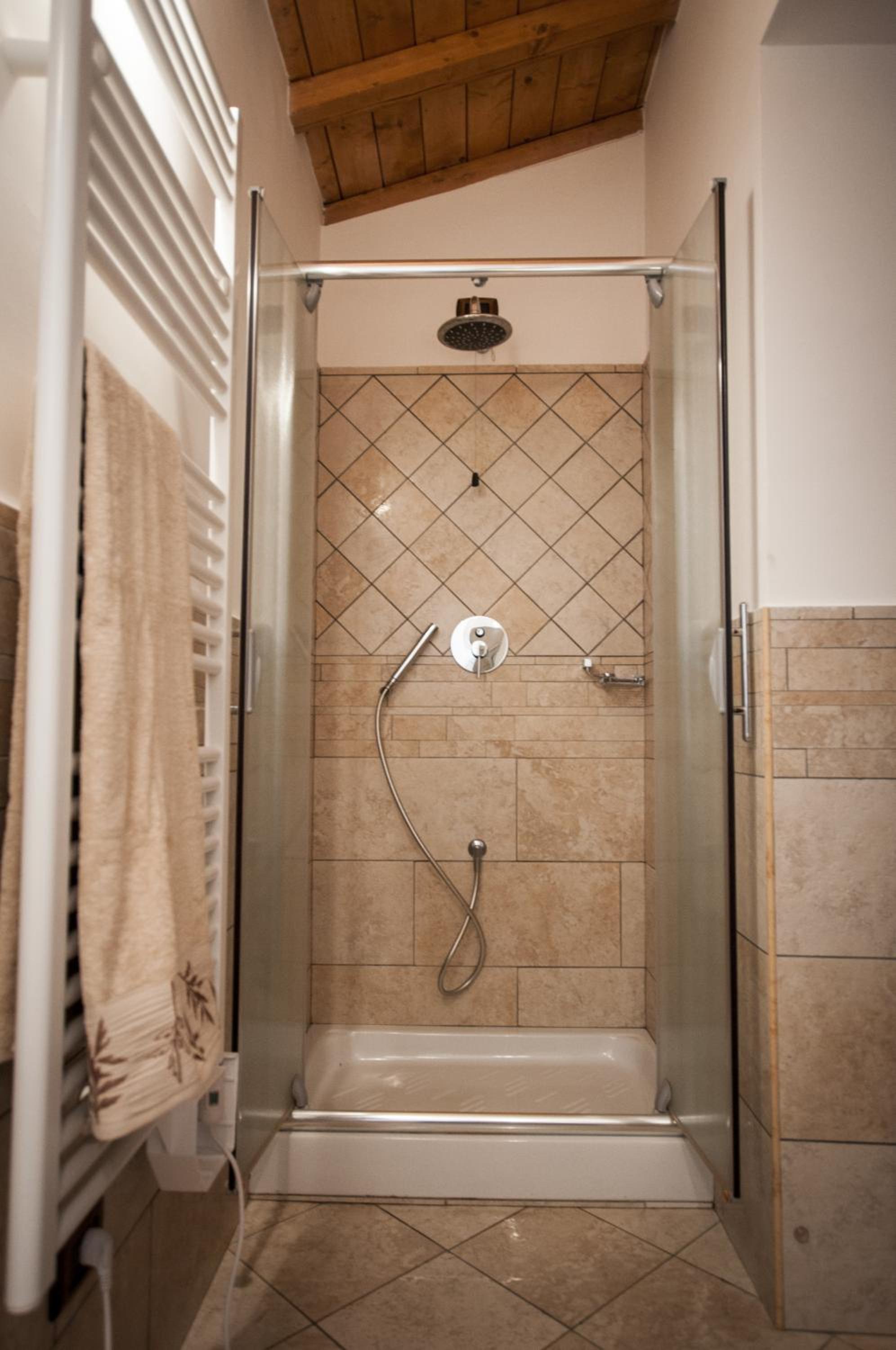 Triple Room - Photo 11