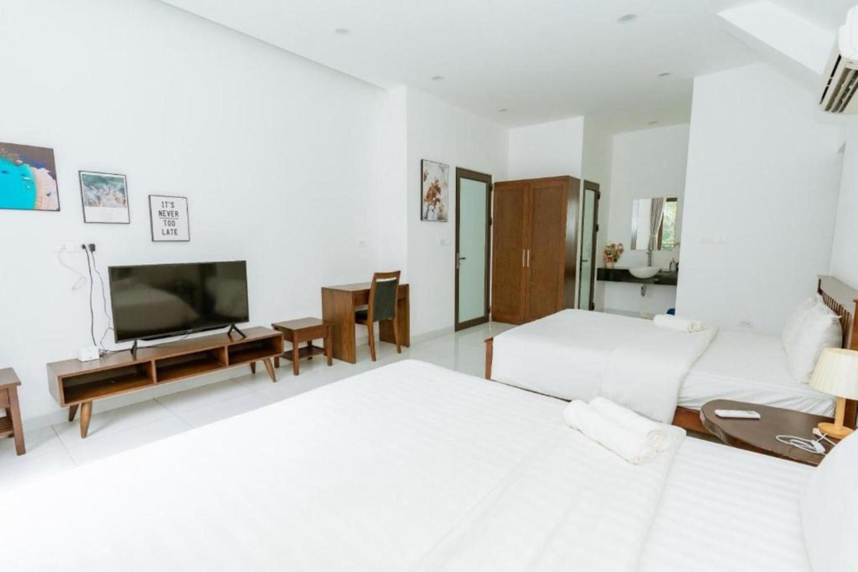 Three-Bedroom Villa photo 3