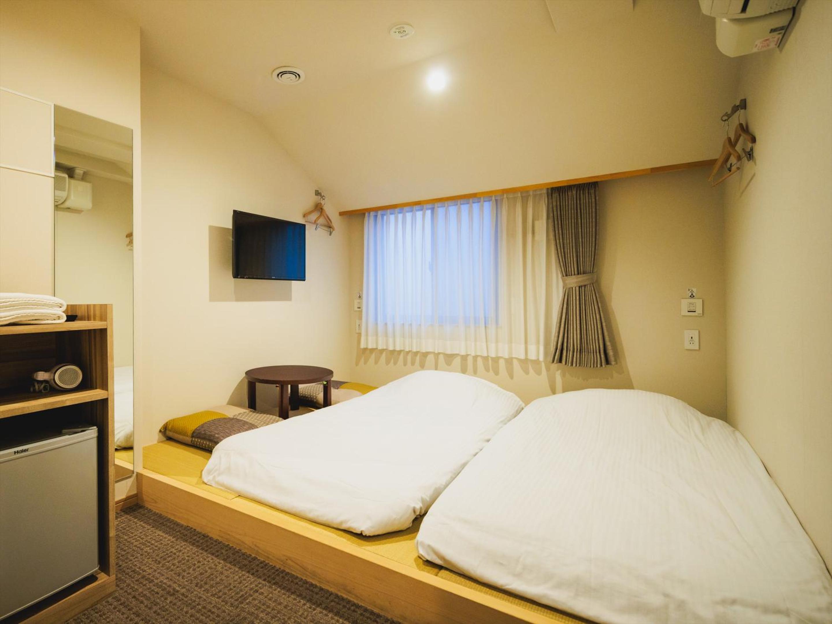 Japanese-Style Single Room