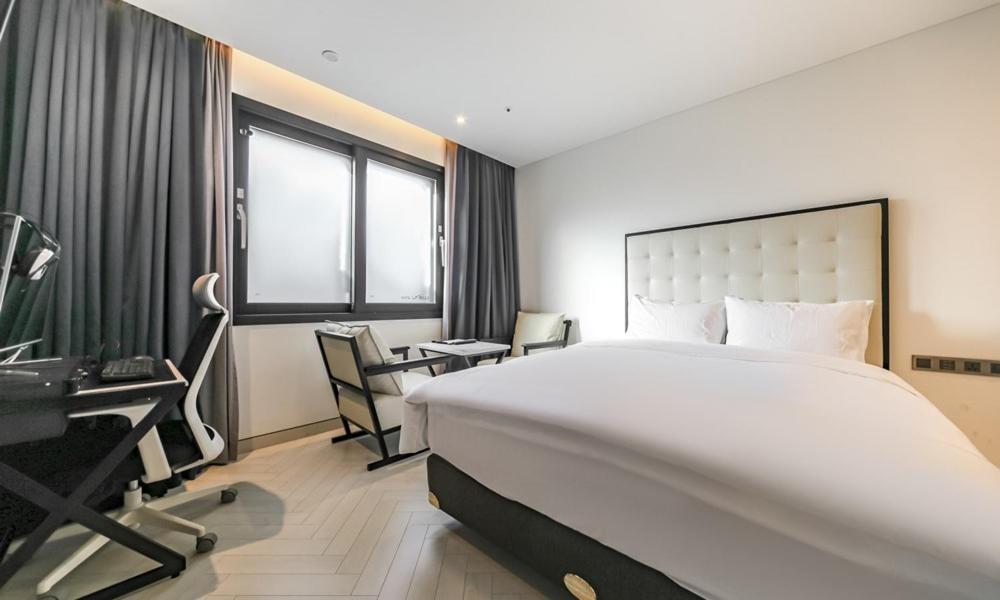Standard Double Room - Photo 1