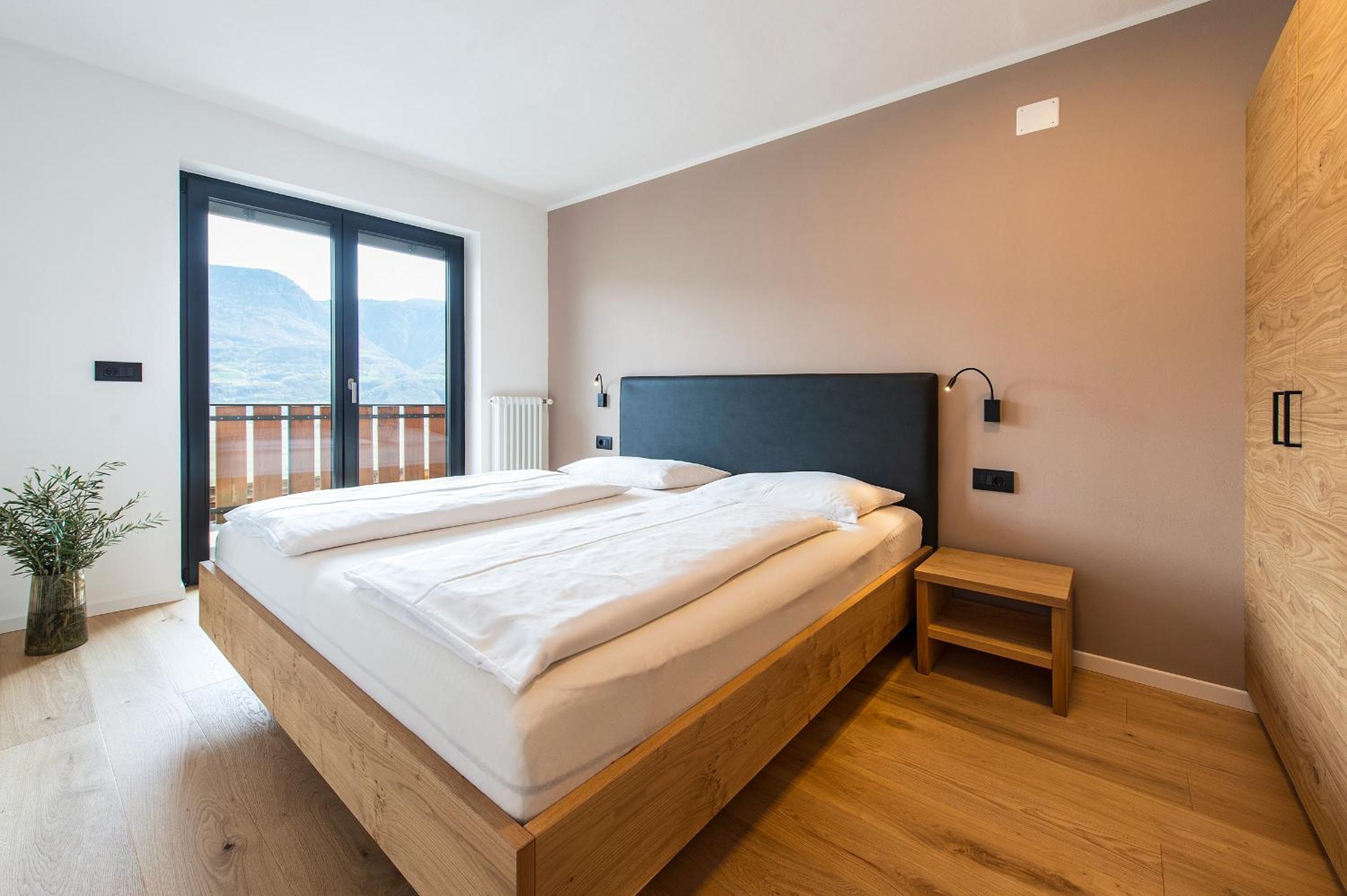 One-Bedroom Apartment with View photo 2