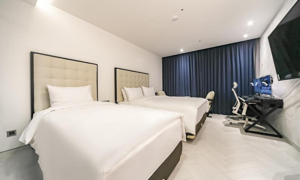 Superior Twin Room - Photo 16