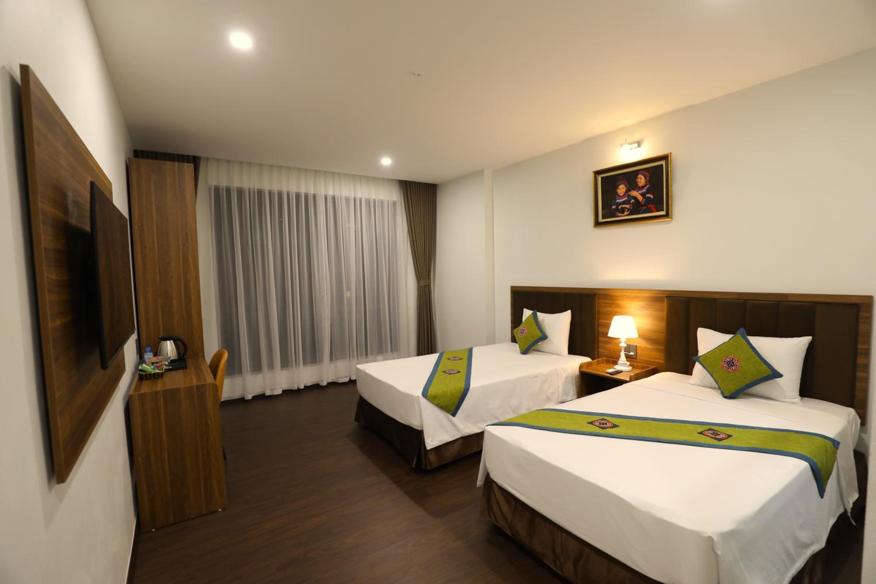 Deluxe Double or Twin Room with City View photo 3