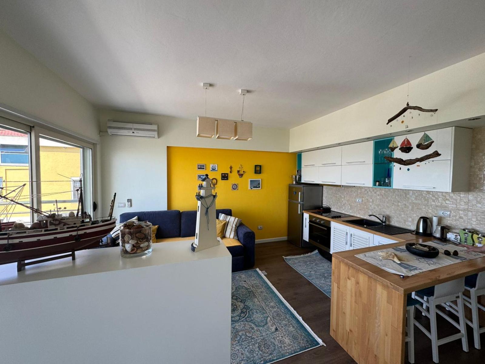 One-Bedroom Apartment with Sea View and Balcony photo 3