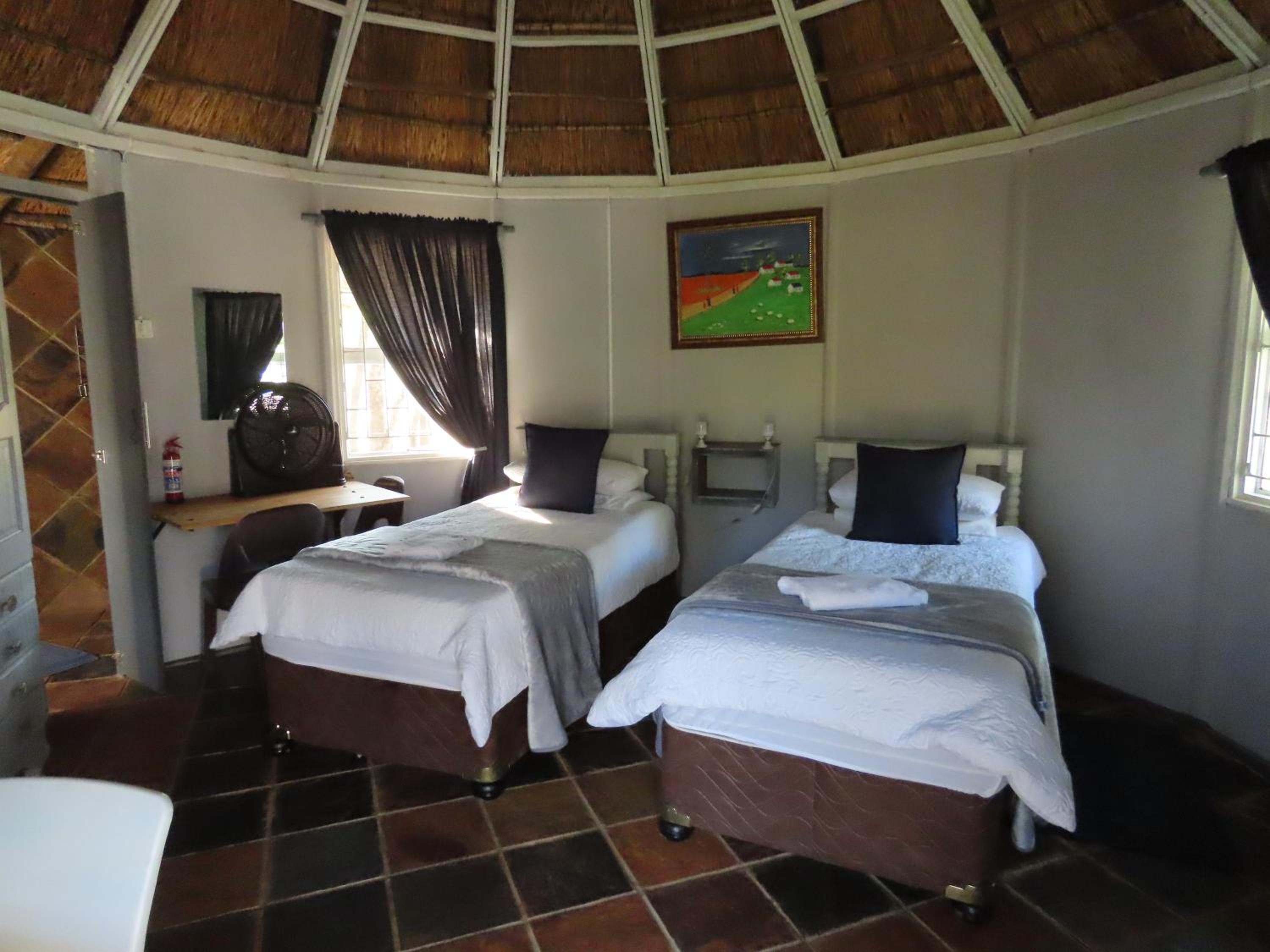 Twin Room - Photo 1