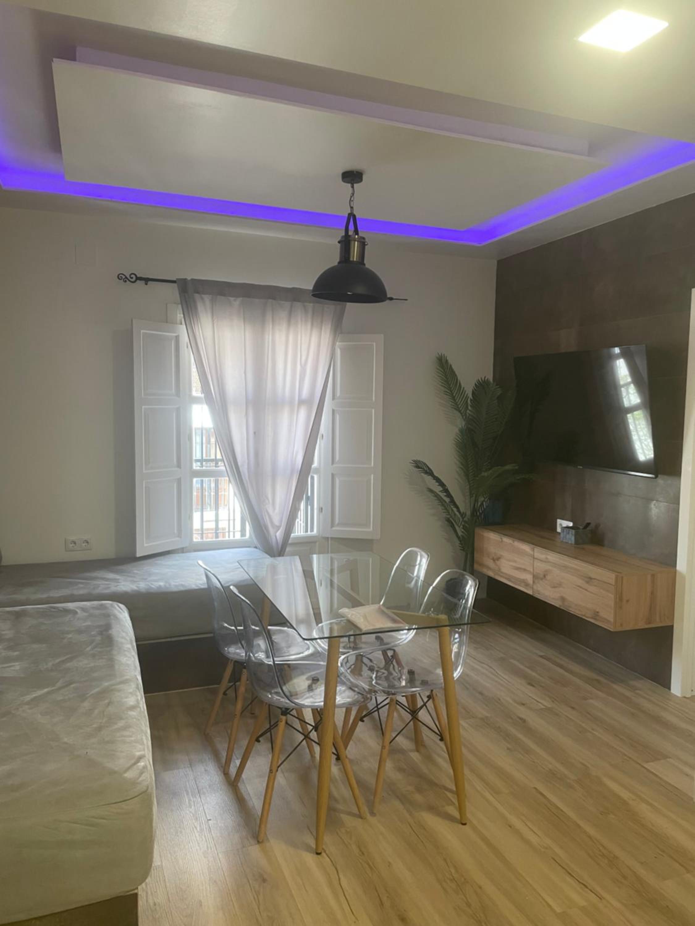 Apartamento con Balcón