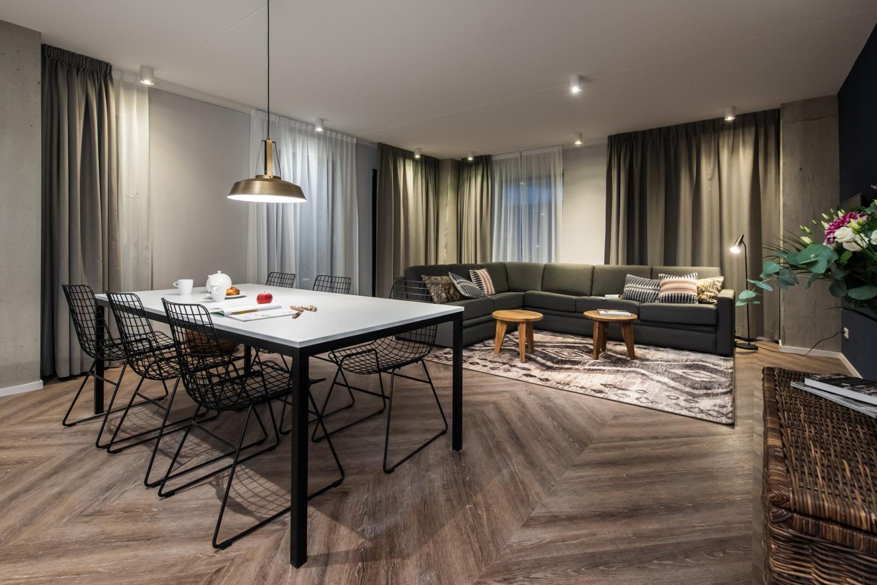 Extra Large 2 Bedroom Apartment with Sofa Bed