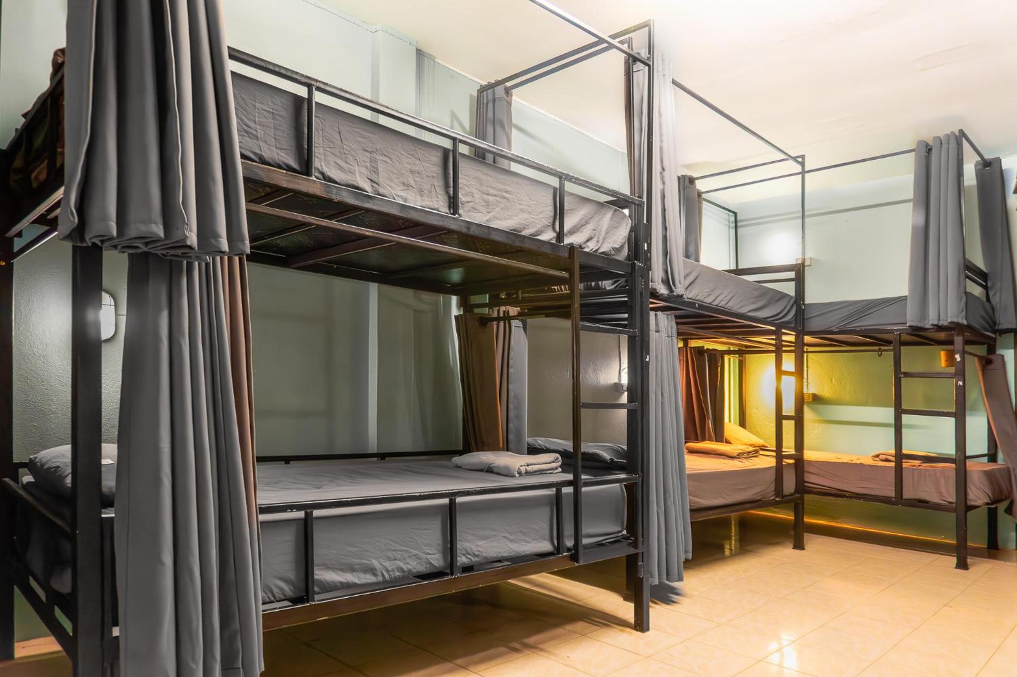 Bunk Bed in 6-Bed AC Dorm photo 3