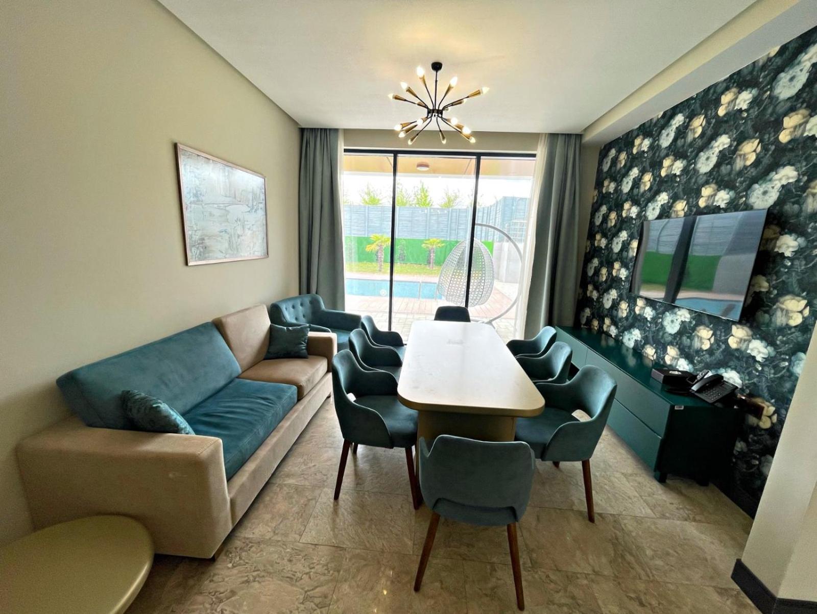 Three-Bedroom Villa photo 1