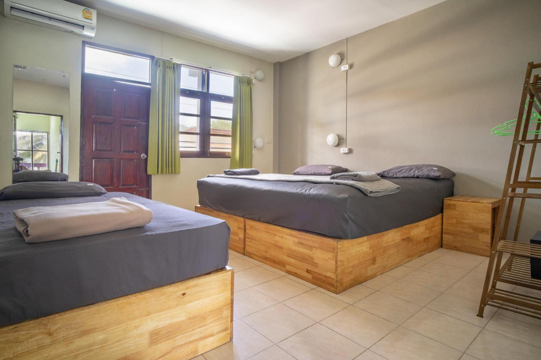 Triple Ac Room W/ Shared Bathroom photo 3