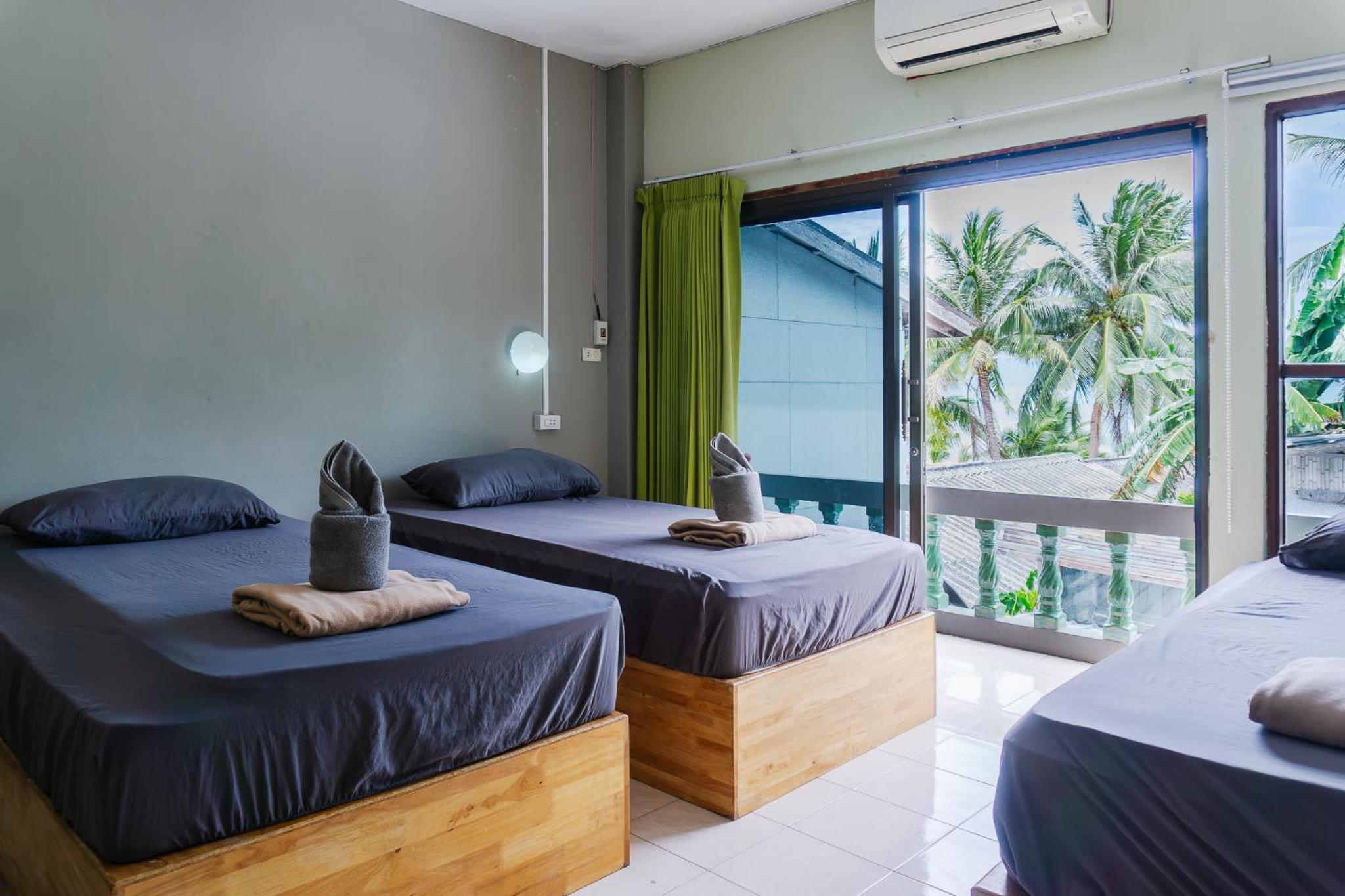 Triple Ac Room W/ Shared Bathroom photo 2