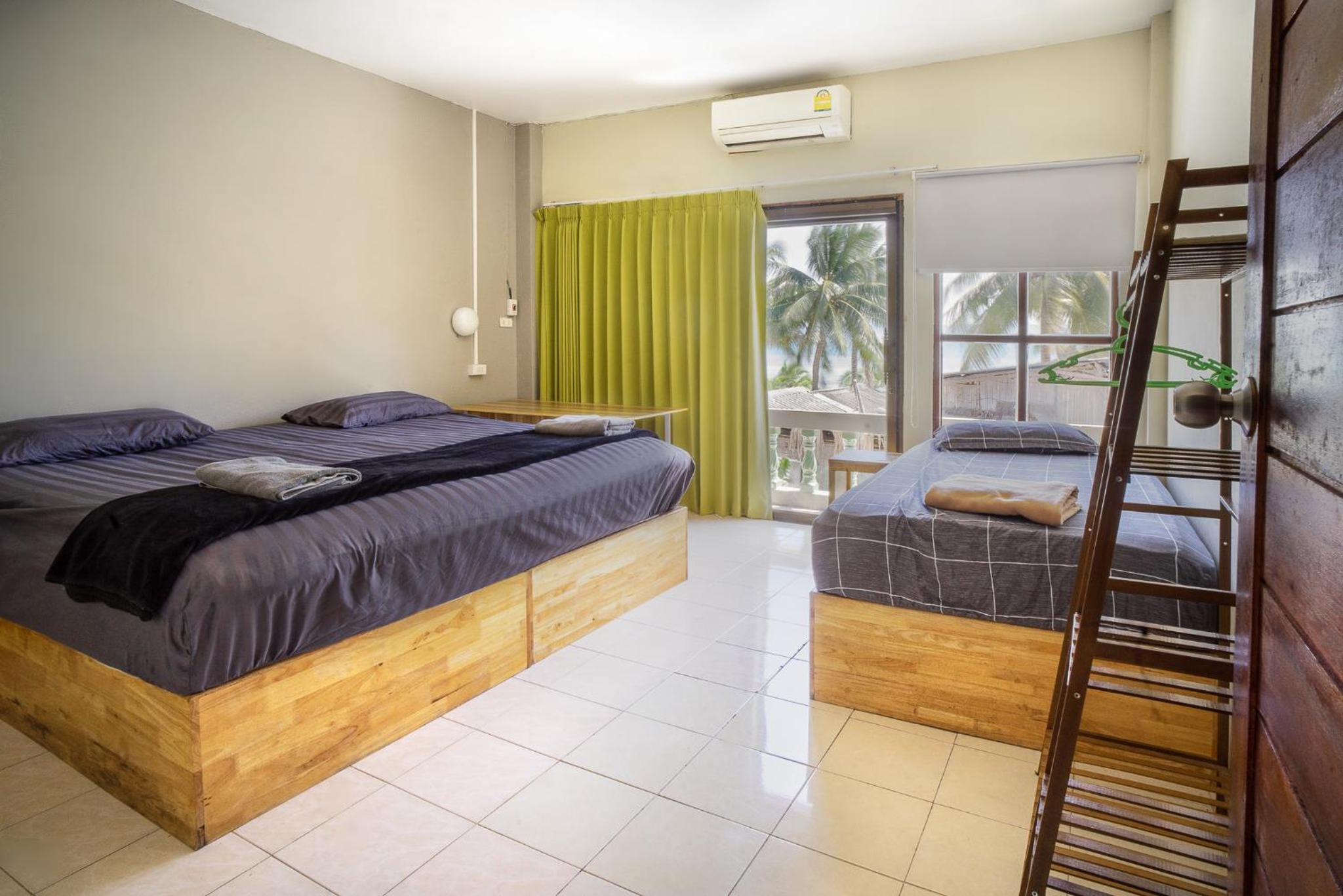 Triple Ac Room W/ Shared Bathroom photo 1
