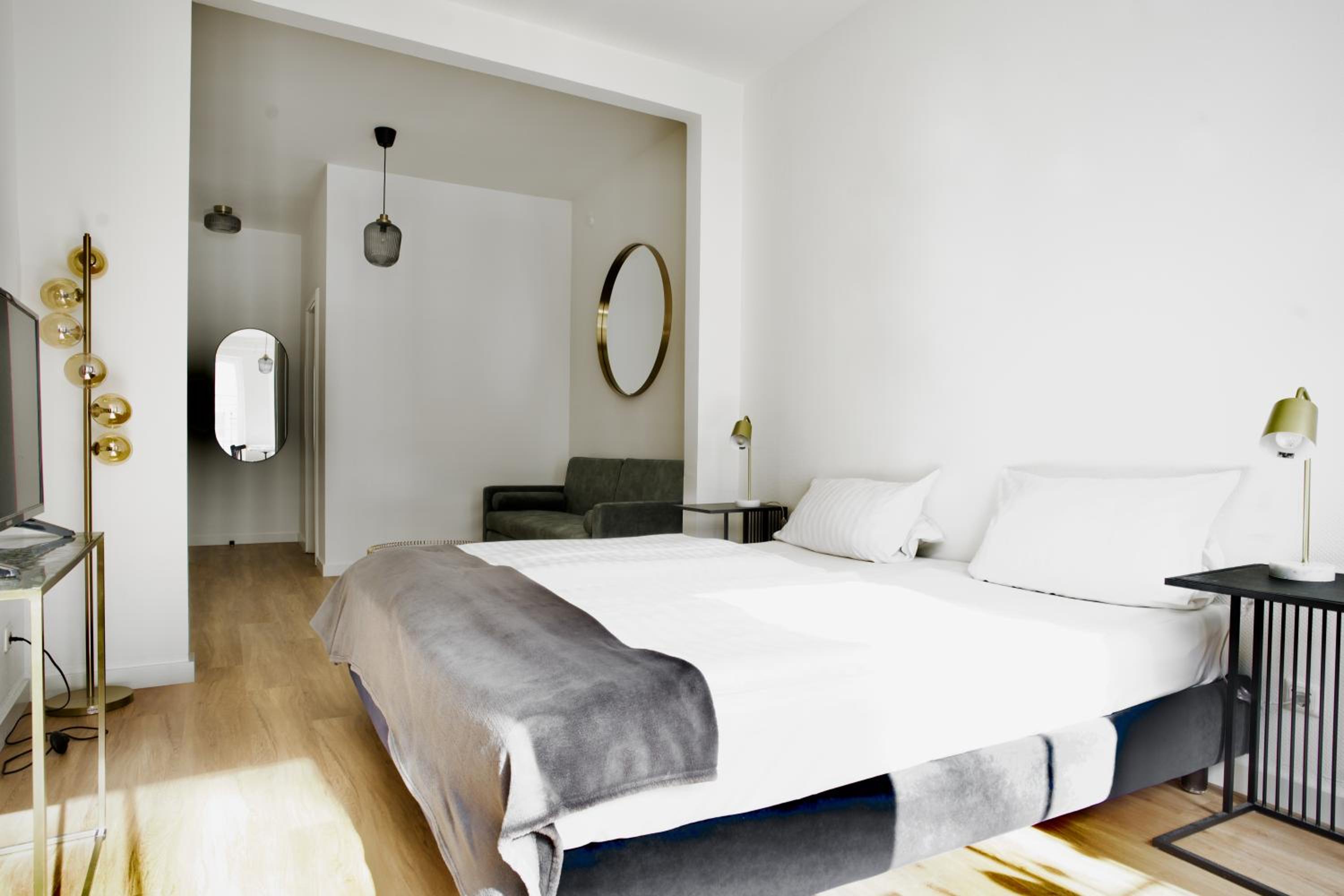 Studio with Sofa Bed - Photo 6