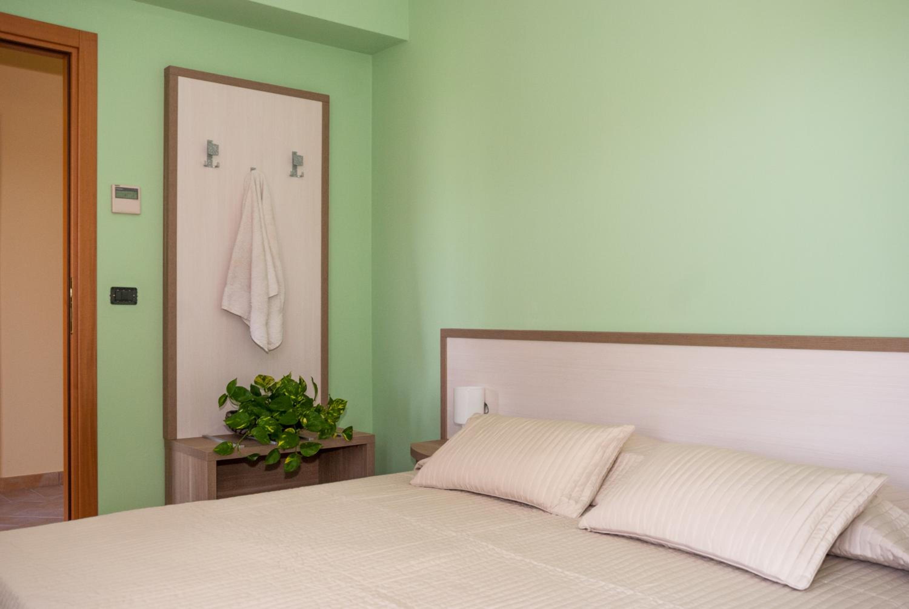 Double Room with Balcony - Photo 1