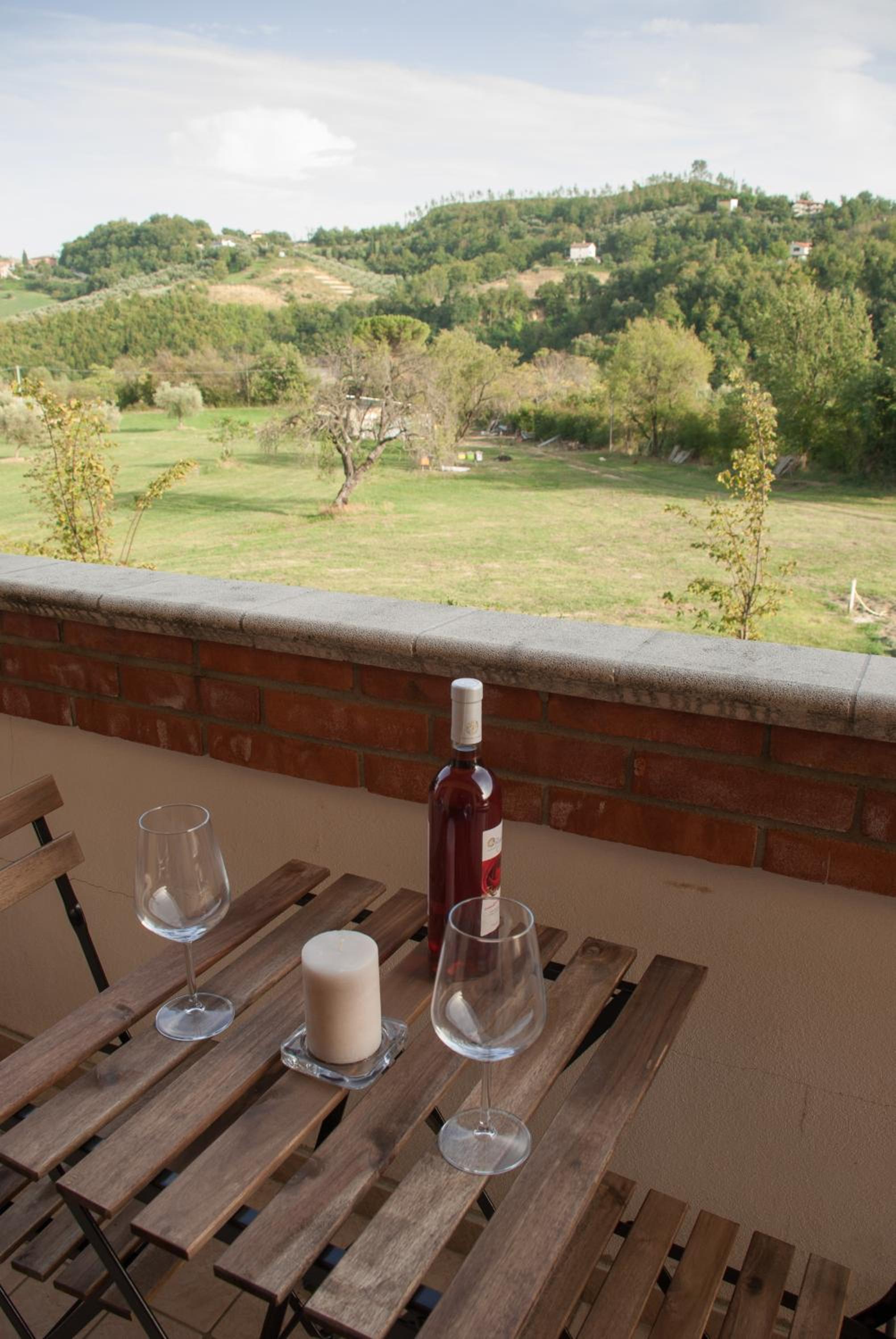 Double Room with Balcony - Photo 2