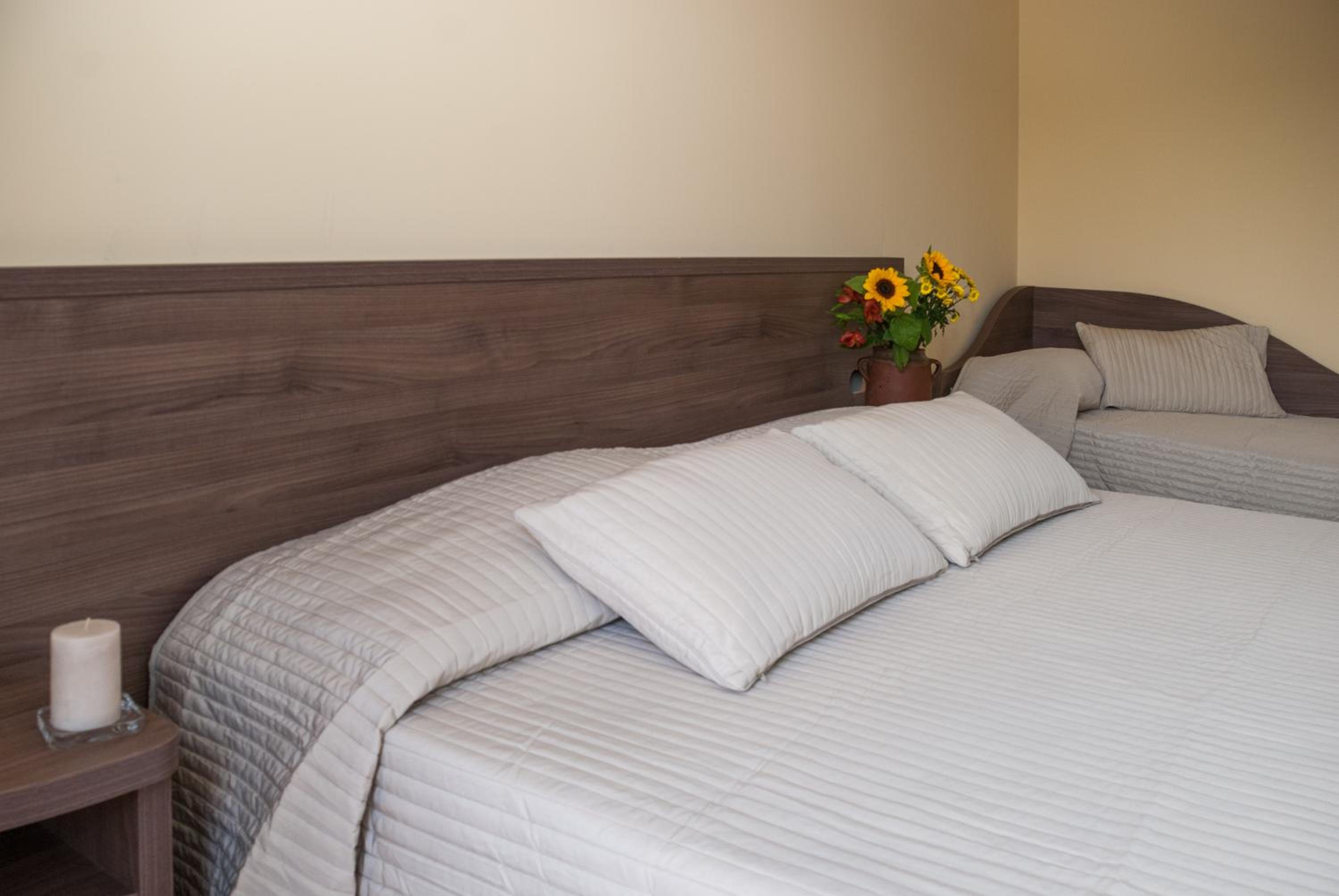 Twin Room with Balcony - Photo 1