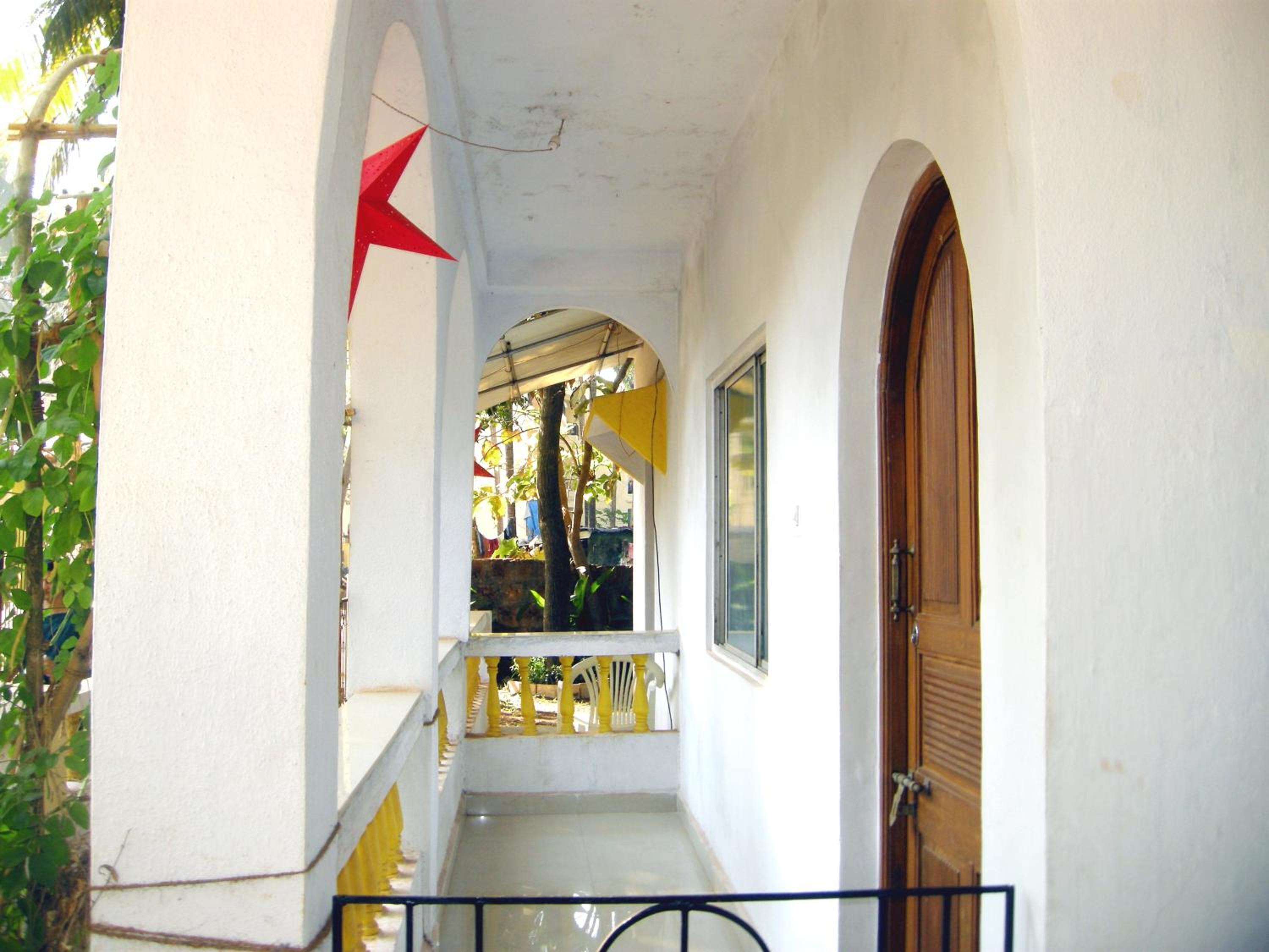 Double Room with Balcony (2 Adults + 1 Child) photo 2