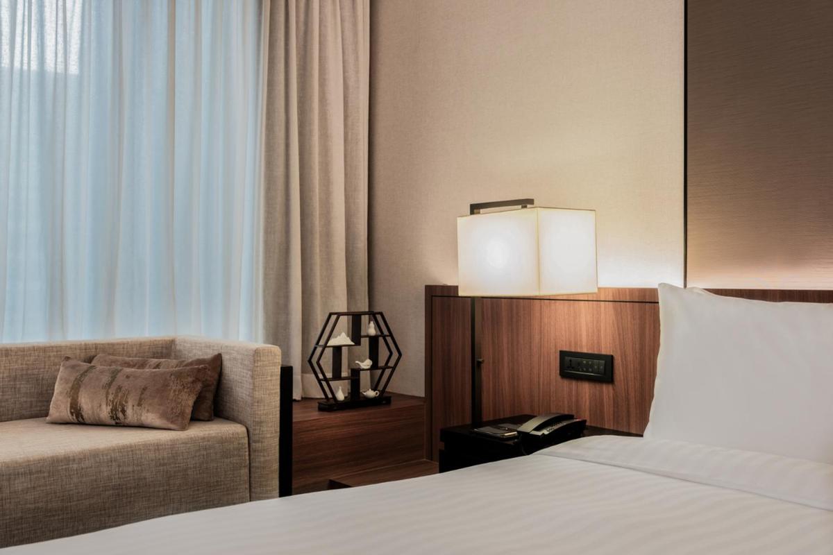 Premier Single Room
