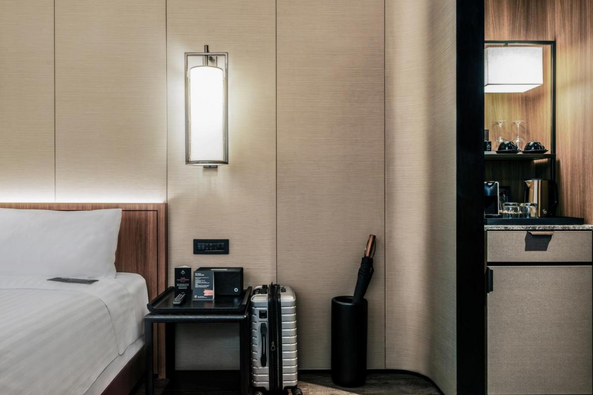 Premier Single Room