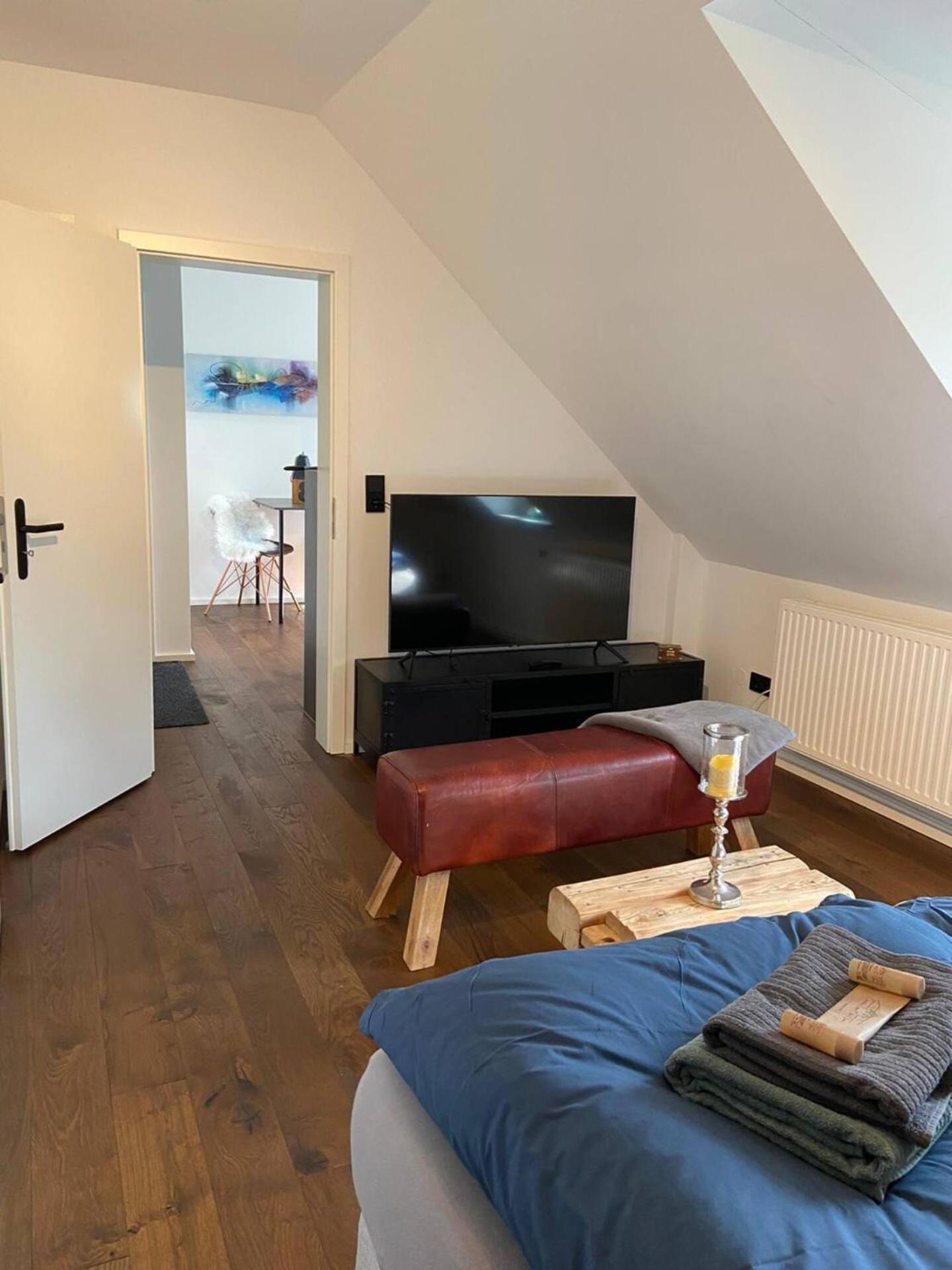 One-Bedroom Apartment with Shower photo 1