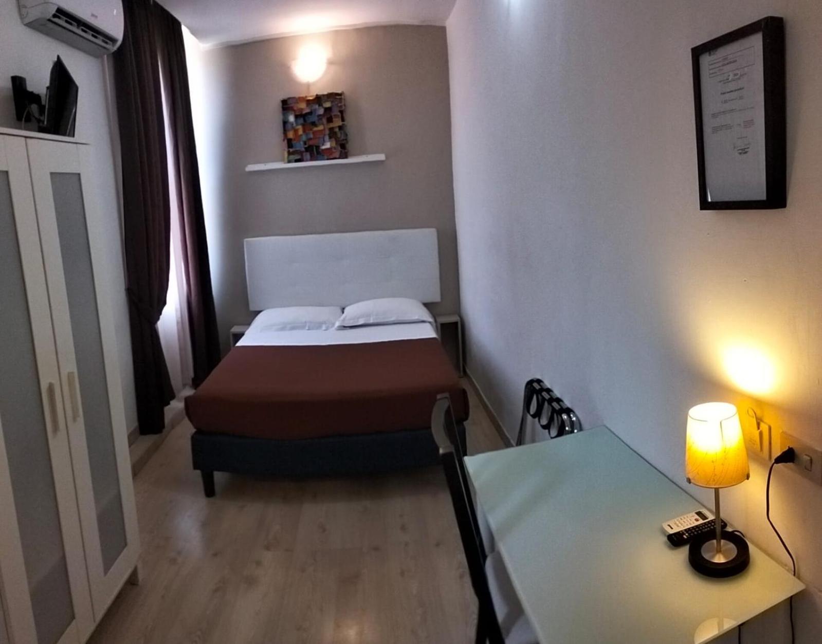 Small Double Room photo 1