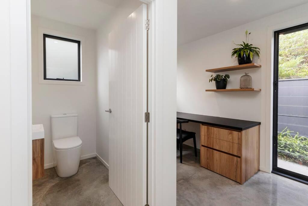 Three-Bedroom House photo 3