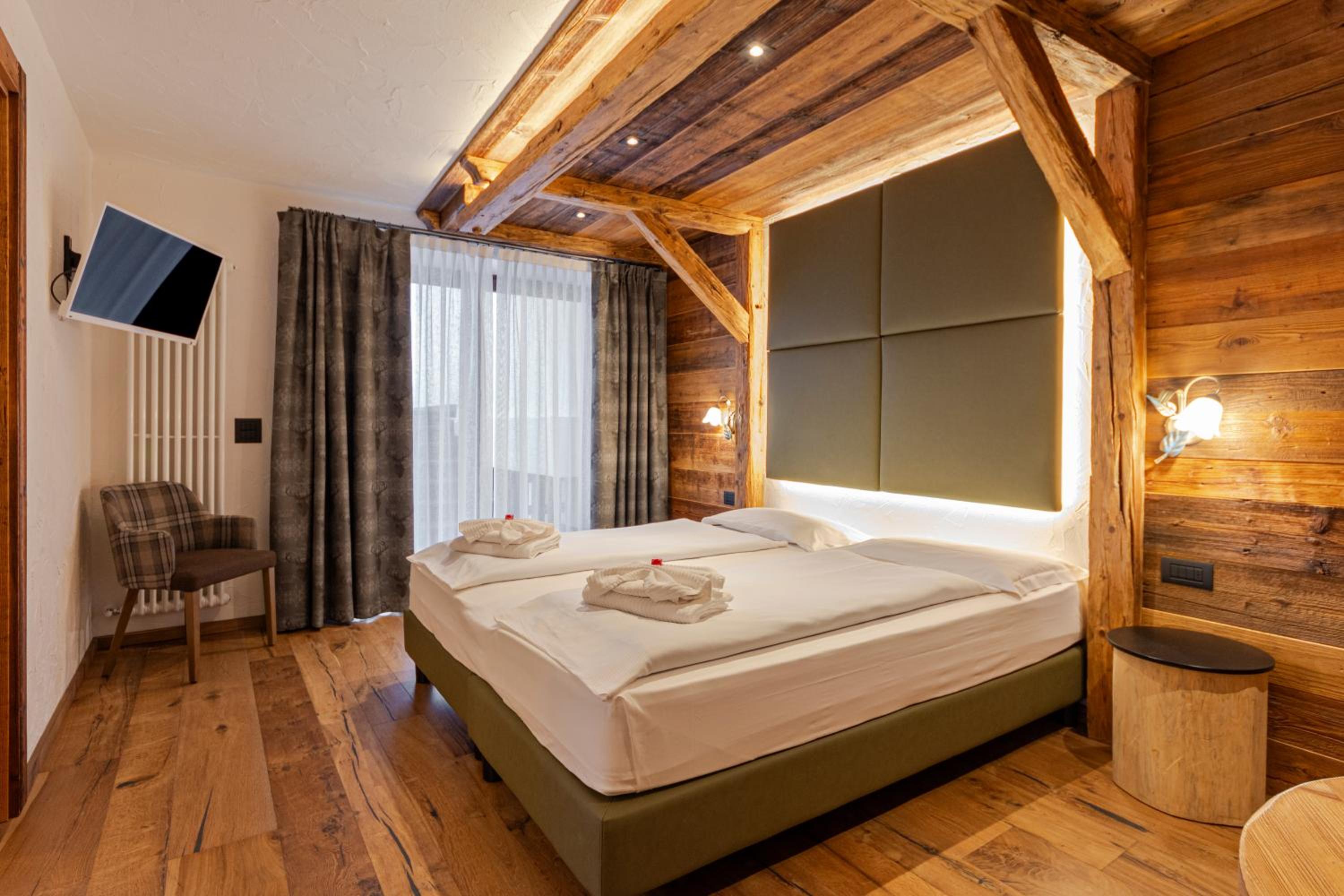 Suite - Photo 2