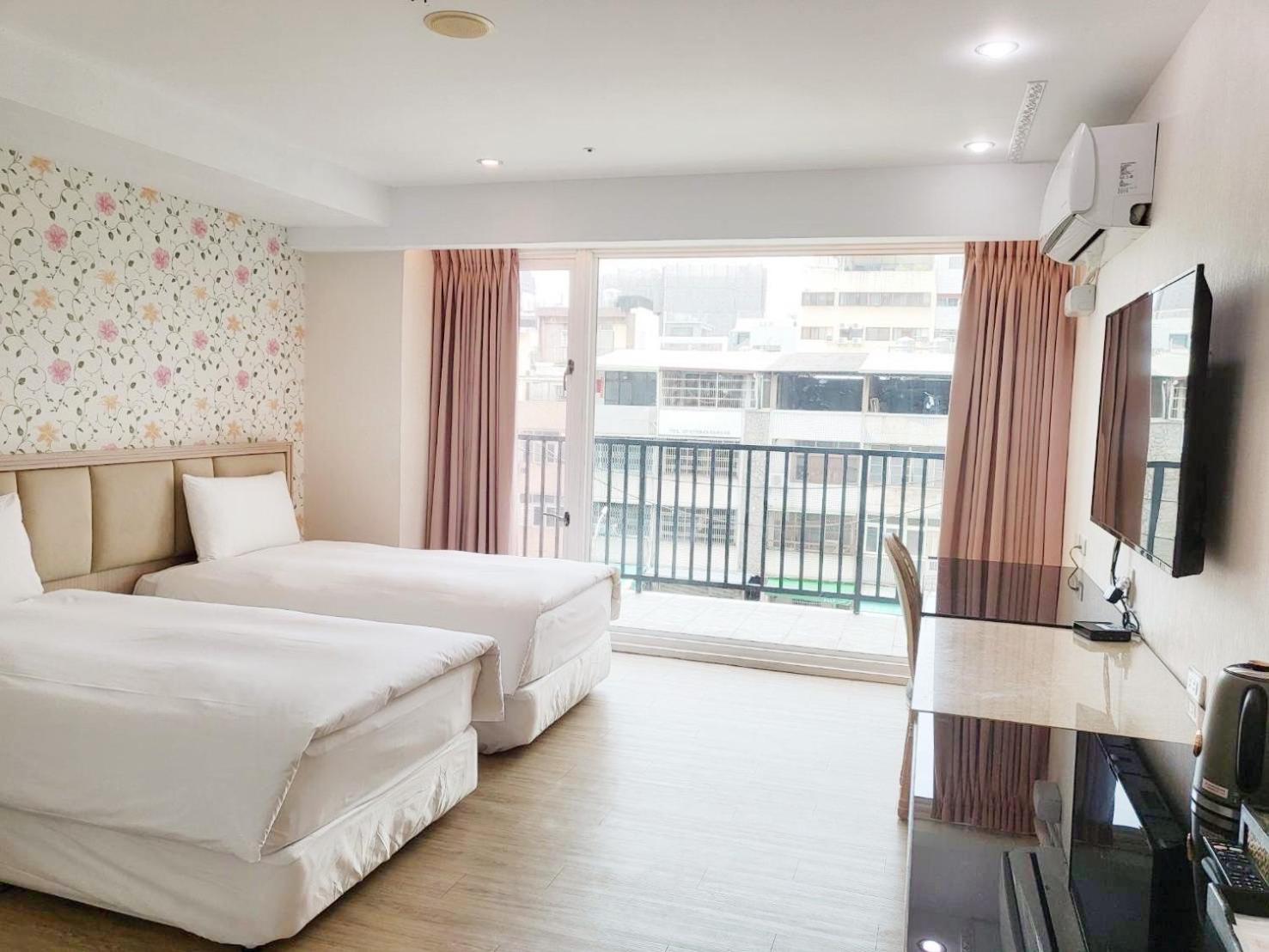 Standard Twin Room - Photo 6