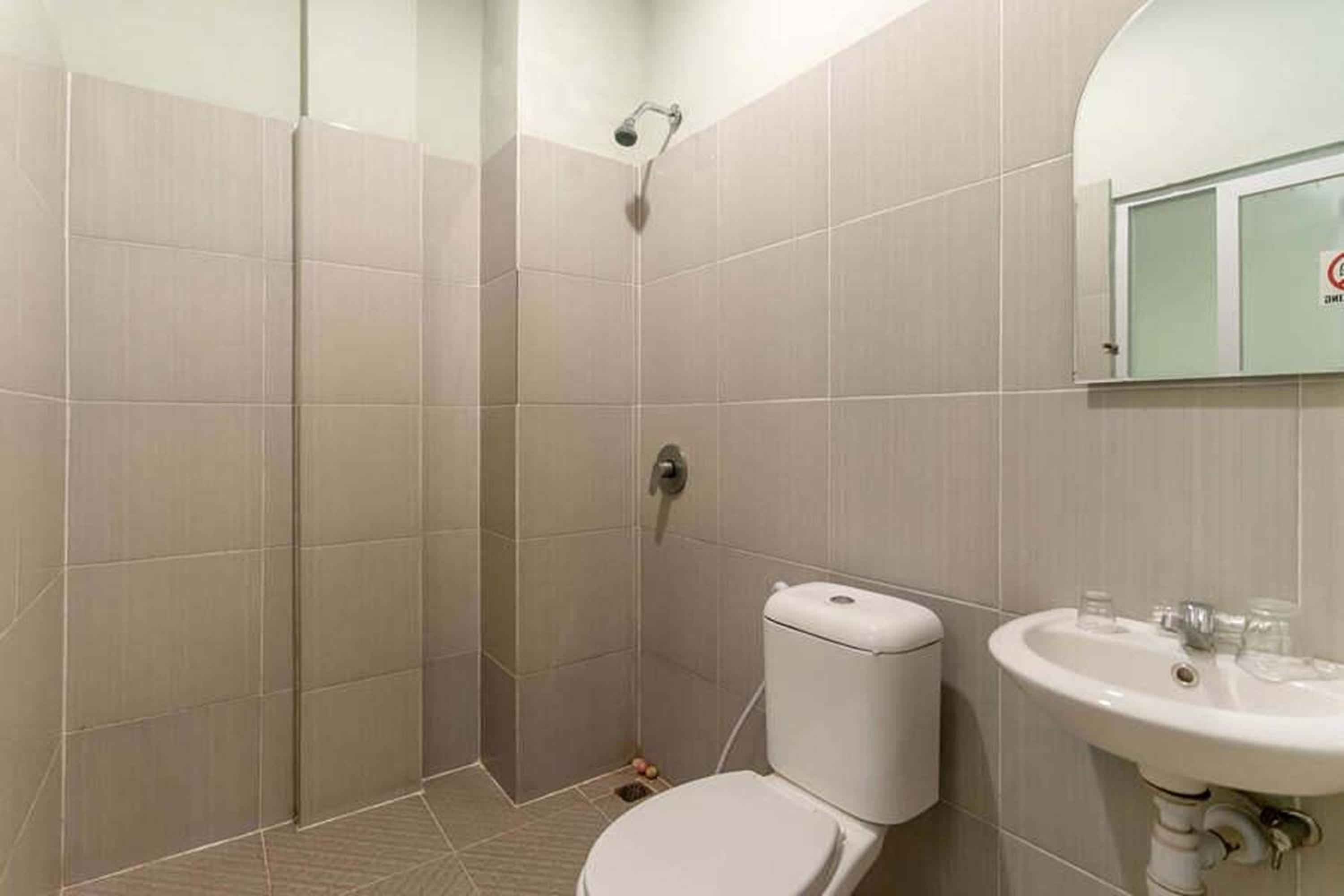 Standard Twin Room - Photo 2