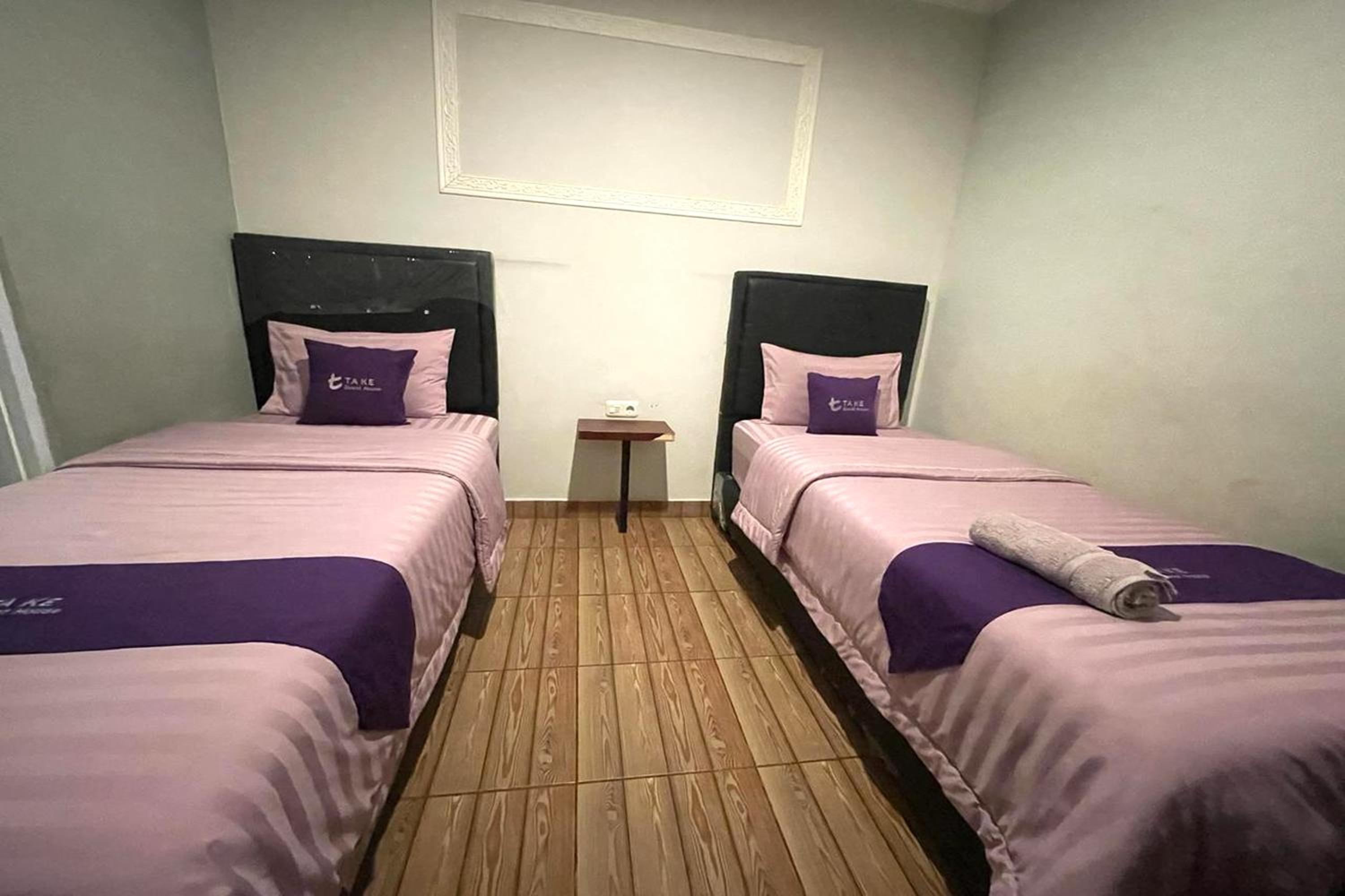 Standard Twin Room - Photo 1