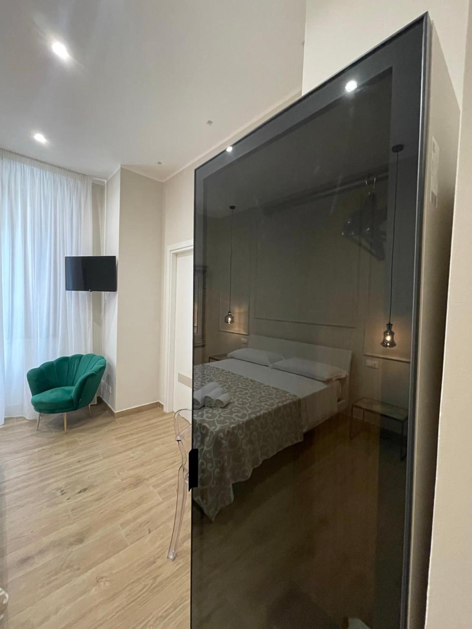 Large Double Room photo 3