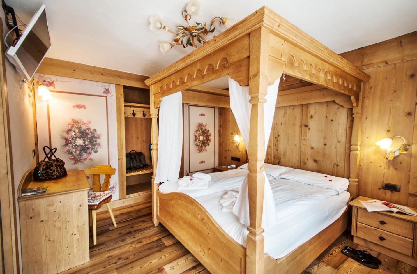 Deluxe Room - Photo 3