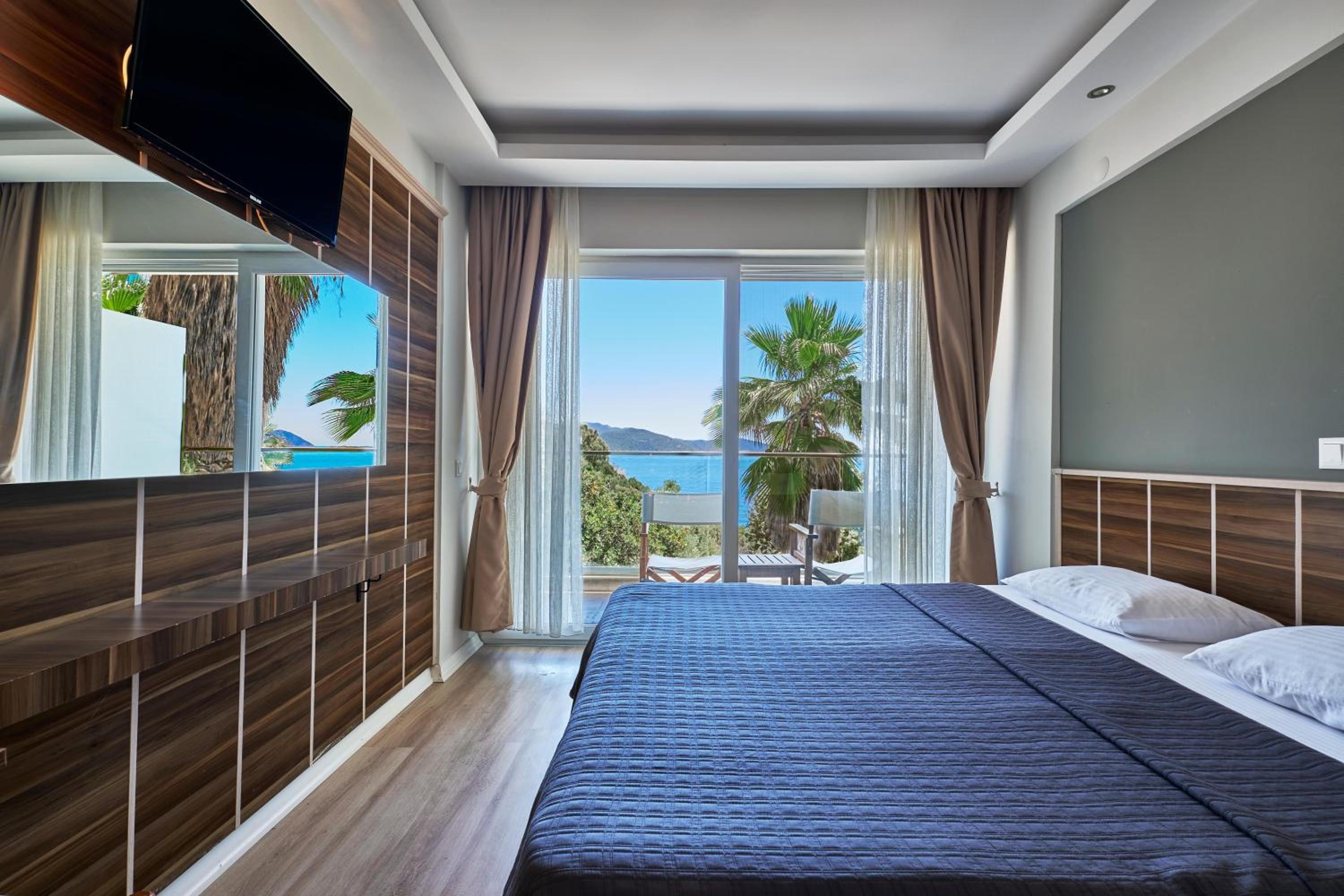 Standard Double Room with Sea View - Photo 33