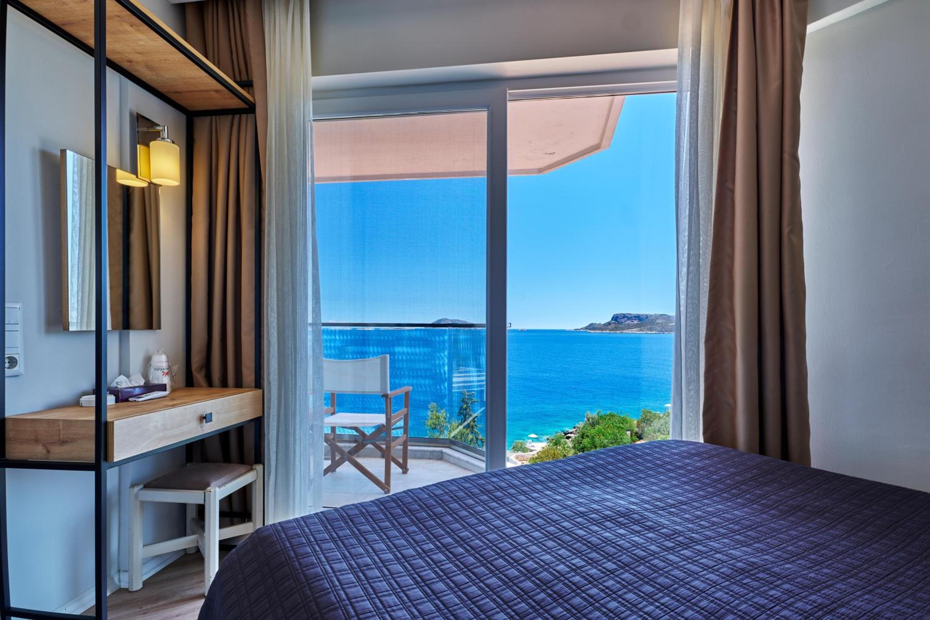 Junior Suite with Sea View photo 2